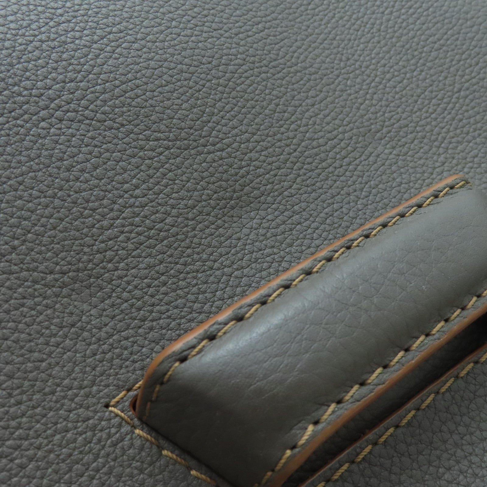 LOEWE 牛皮皮革Shoulder Bag金扣肩背袋灰色