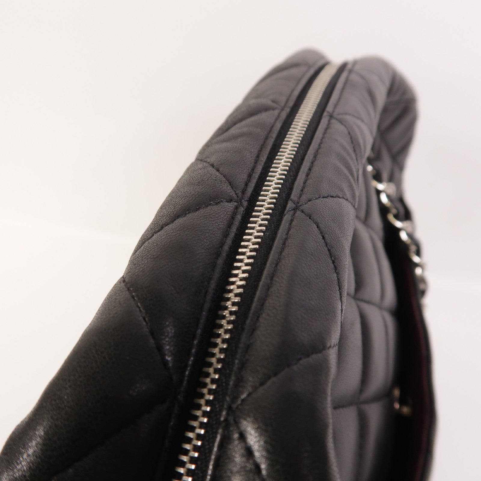 CHANEL 羊皮皮革Chain Shoulder銀扣鏈帶肩背袋