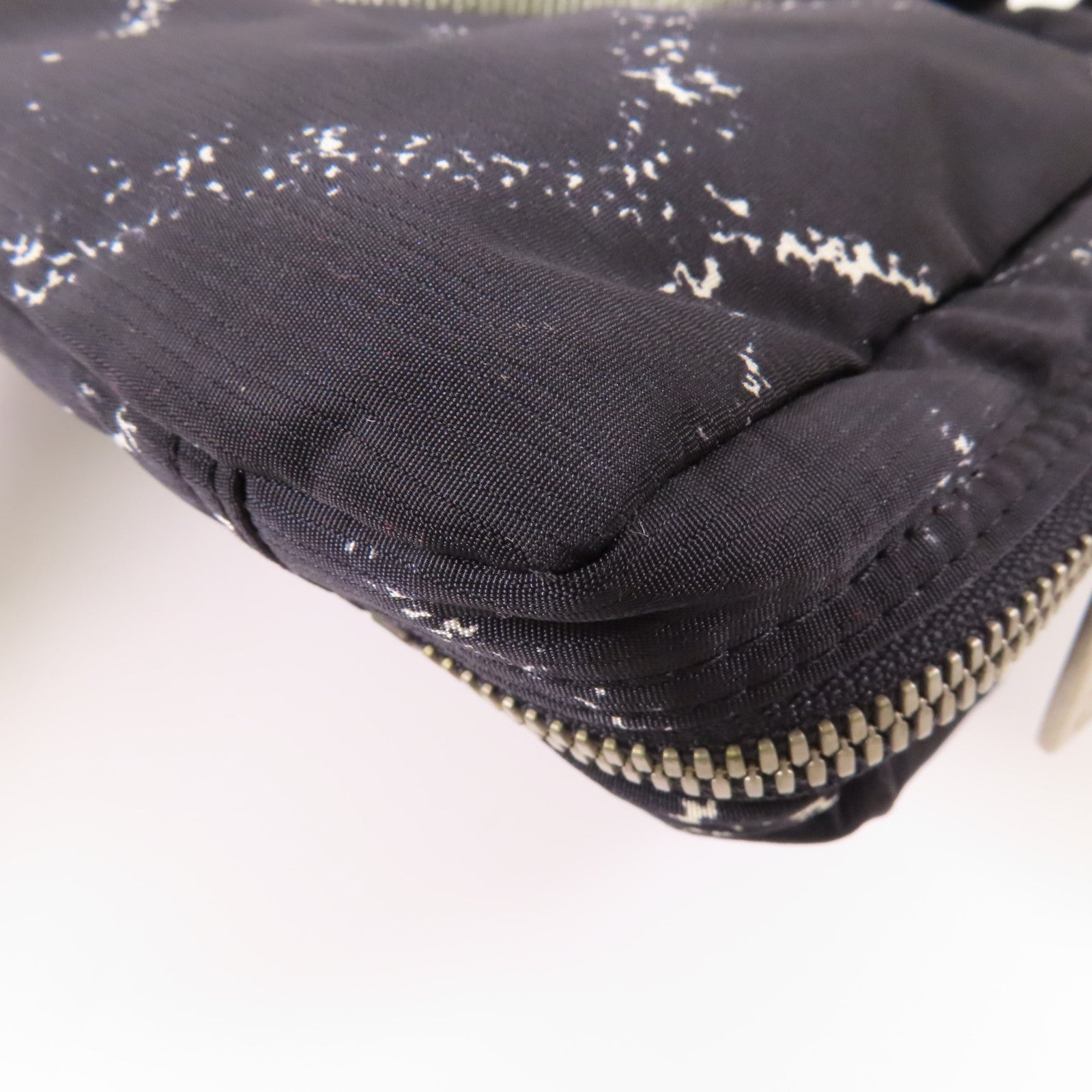 CHANEL 尼龍Travel Line銀扣手挽袋