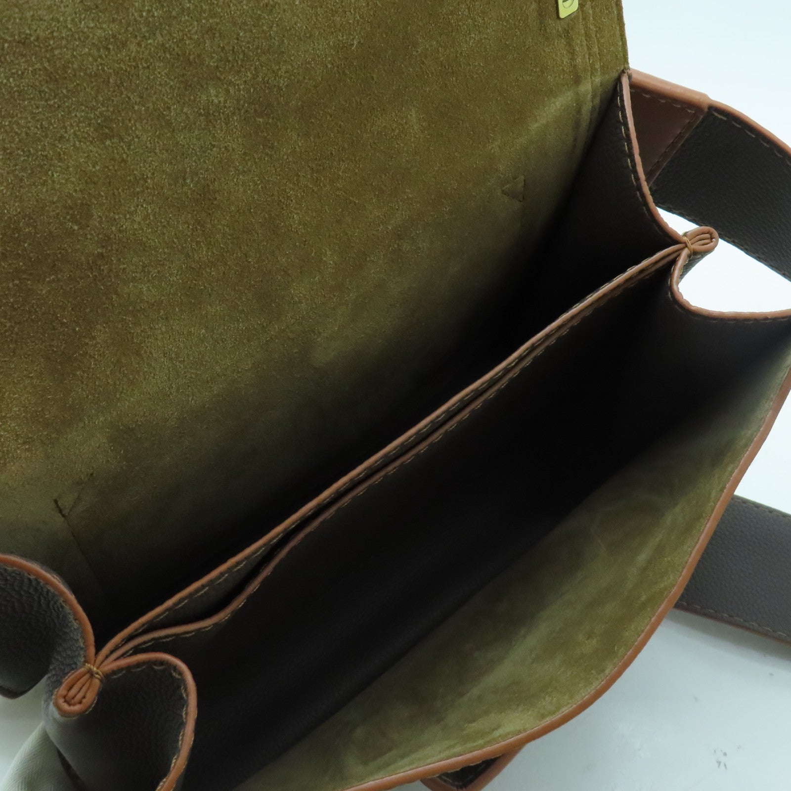 LOEWE 牛皮皮革Shoulder Bag金扣肩背袋灰色