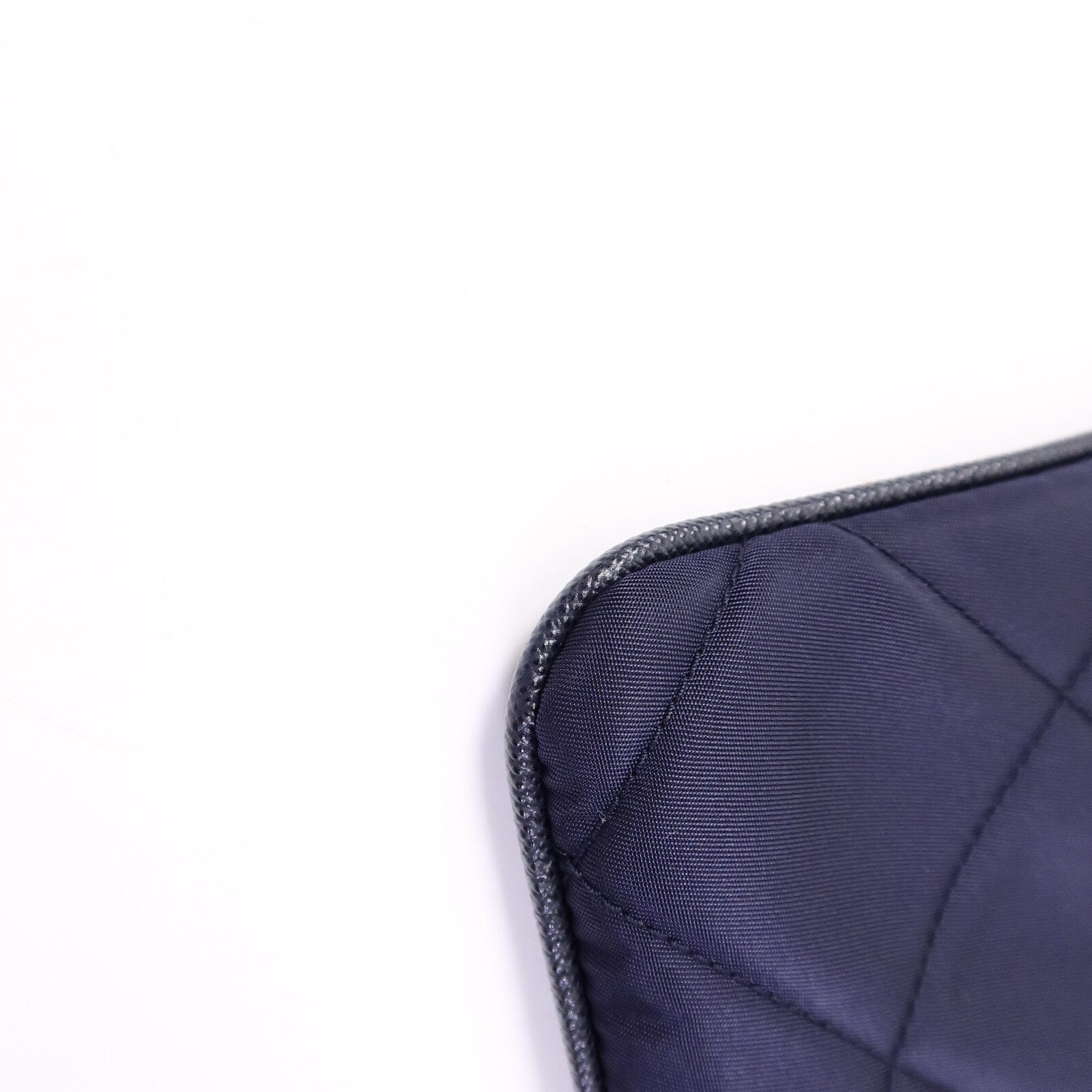 PRADA 尼龍Quilted Re-Nylon Pouch鏈帶肩背袋