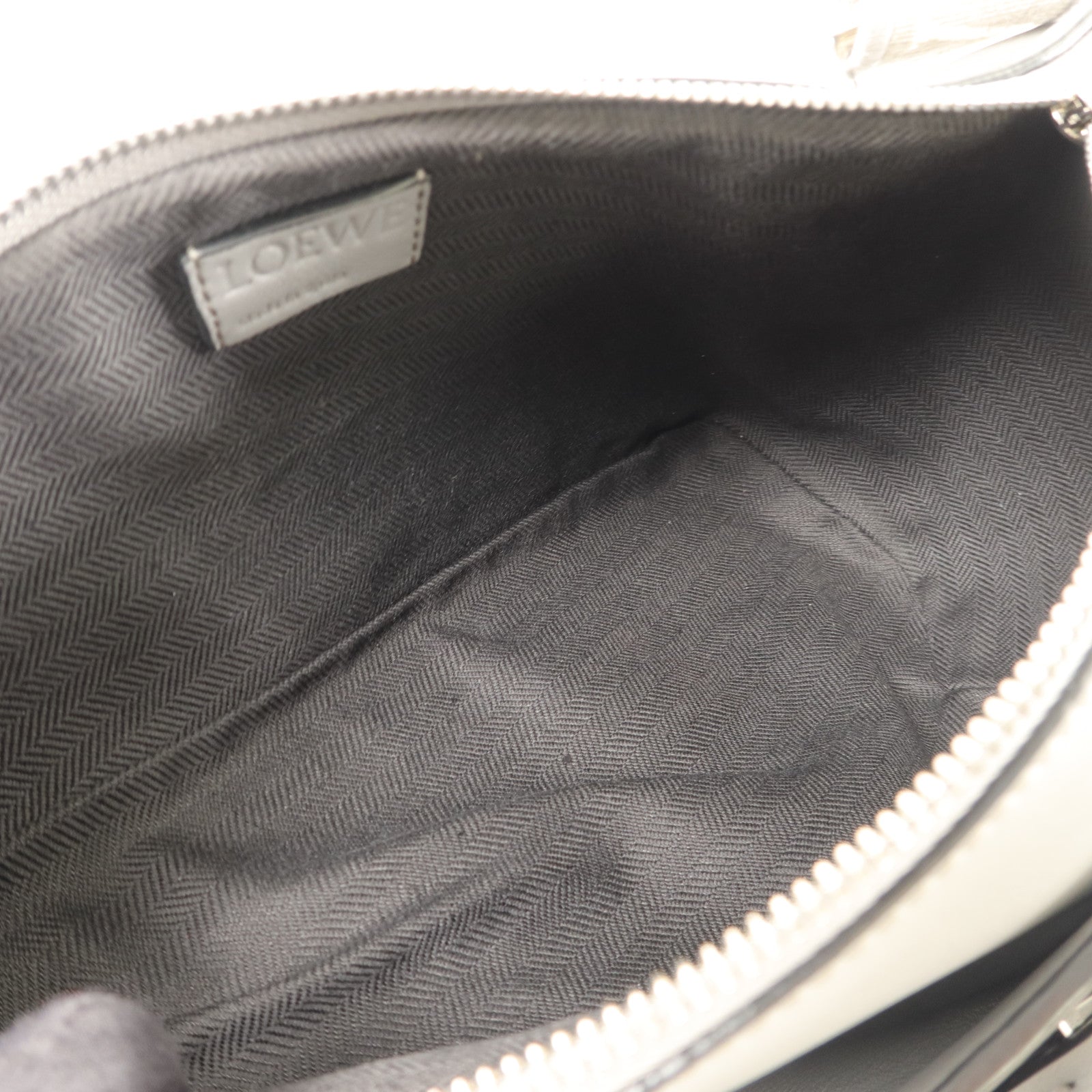 LOEWE 牛皮皮革Anton Sling肩背袋