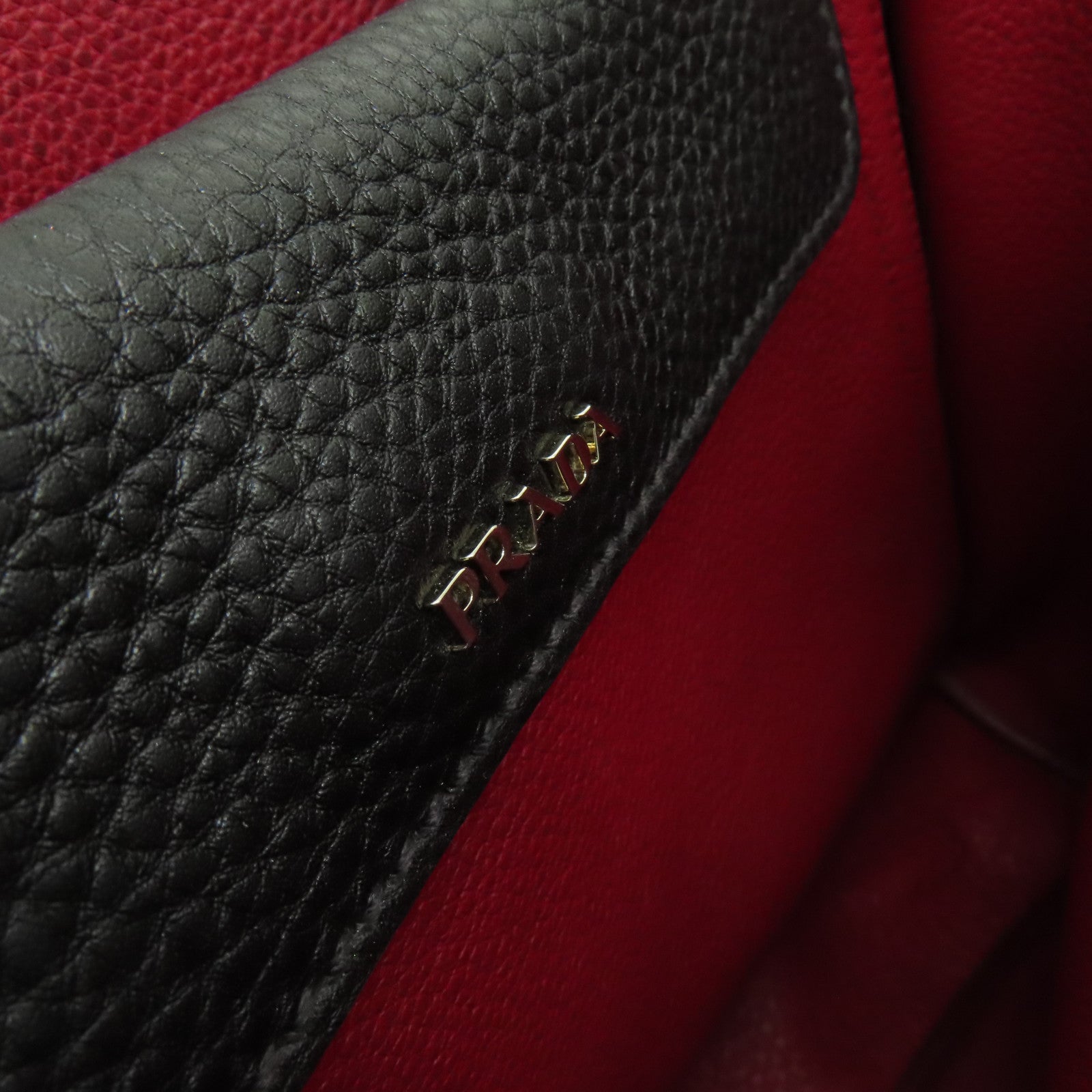 PRADA 【激減優惠】牛皮皮革2way Shoulder Bag銀扣手挽肩背兩用袋黑色