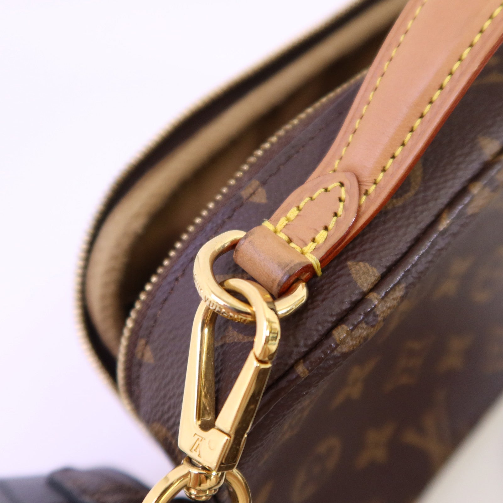 LOUIS VUITTON Monogram Utility Shoulder Bag金扣手挽肩背兩用袋