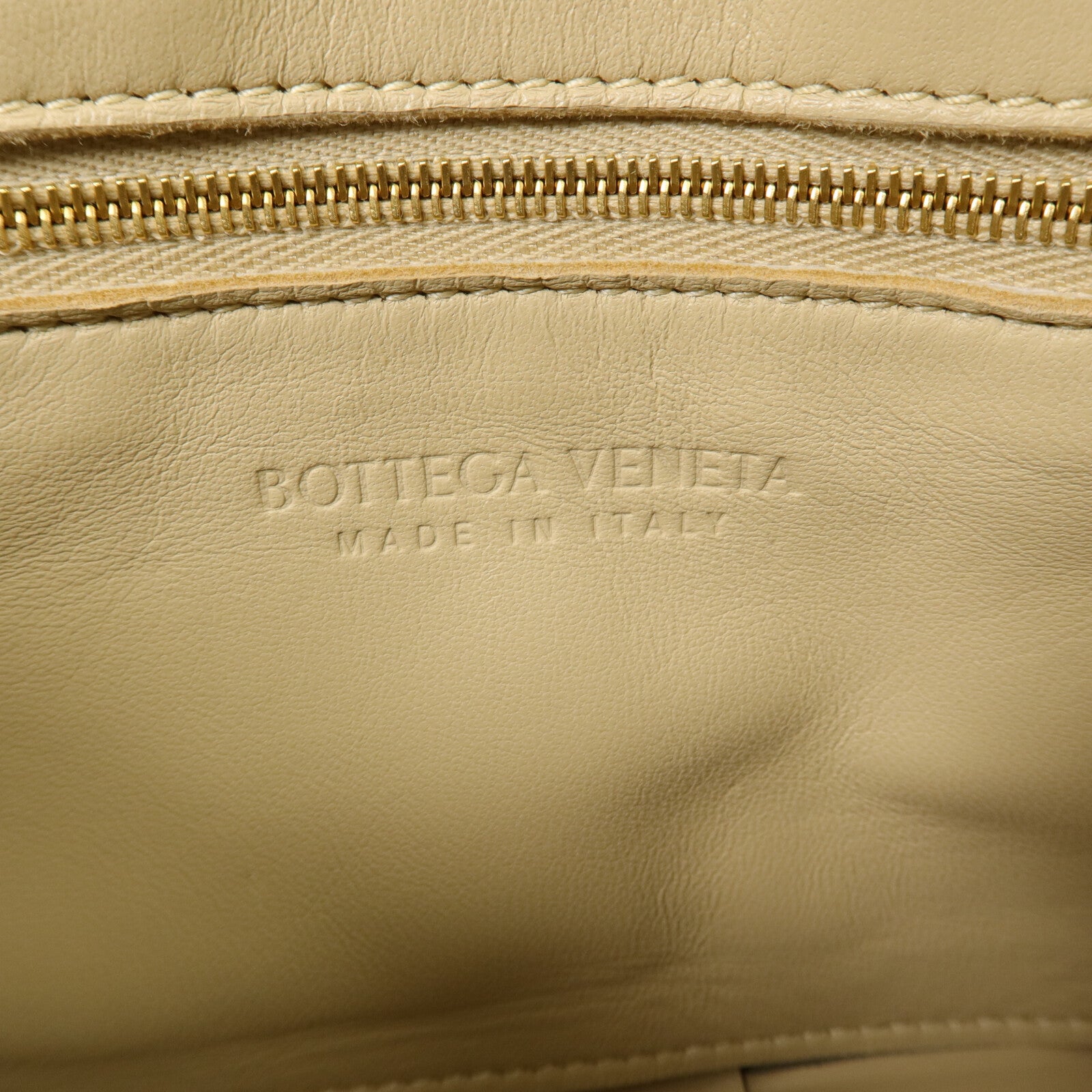 BOTTEGA VENETA 牛皮皮革Cassette Bag肩背袋