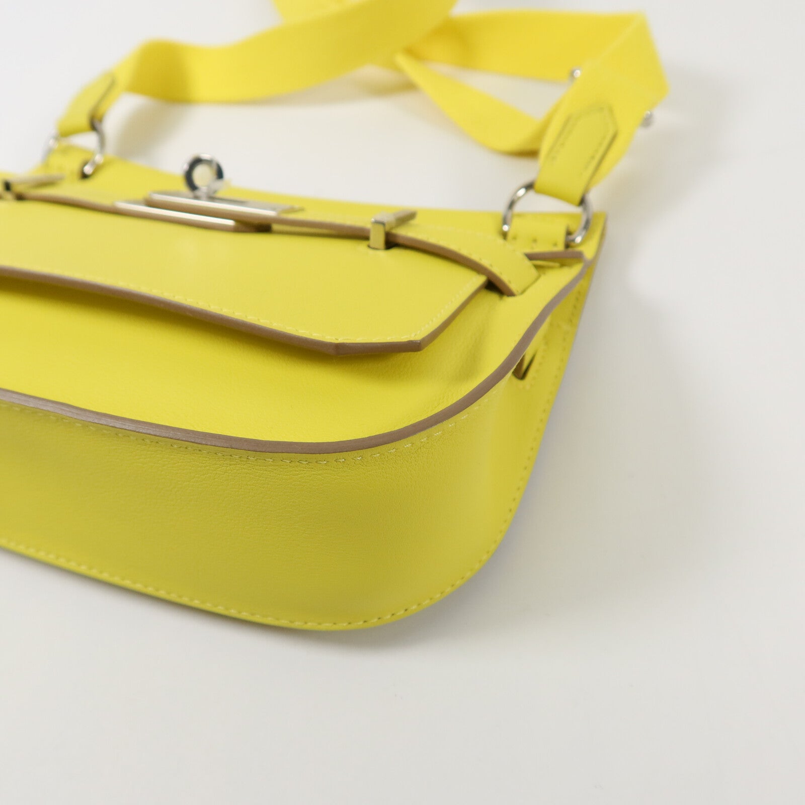 HERMES Swift皮革Mini Jypsiere肩背袋Lime