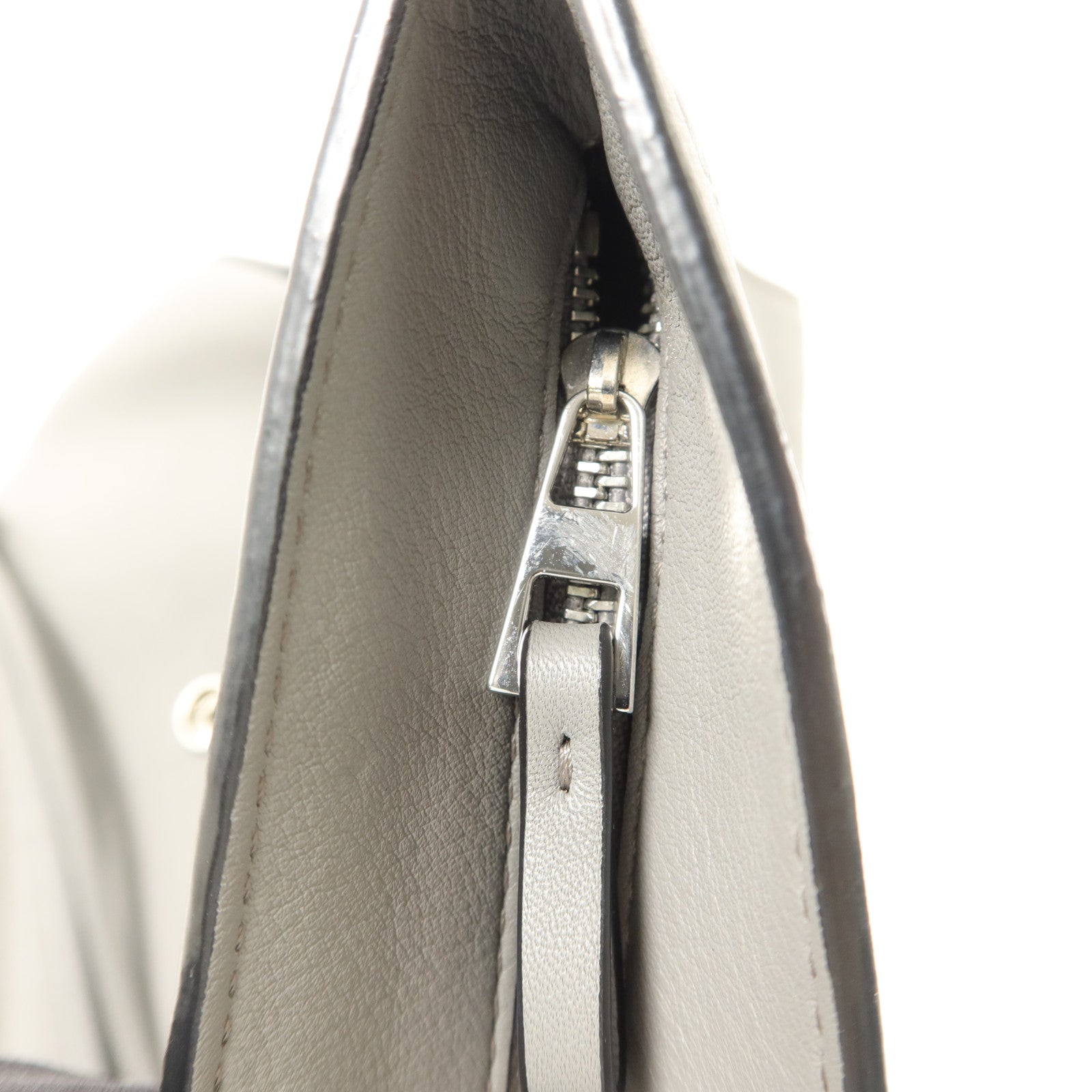 LOEWE 牛皮皮革Anton Sling肩背袋