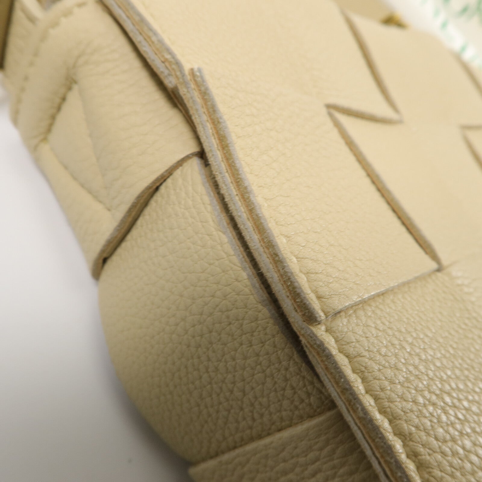 BOTTEGA VENETA 牛皮皮革Cassette Bag肩背袋