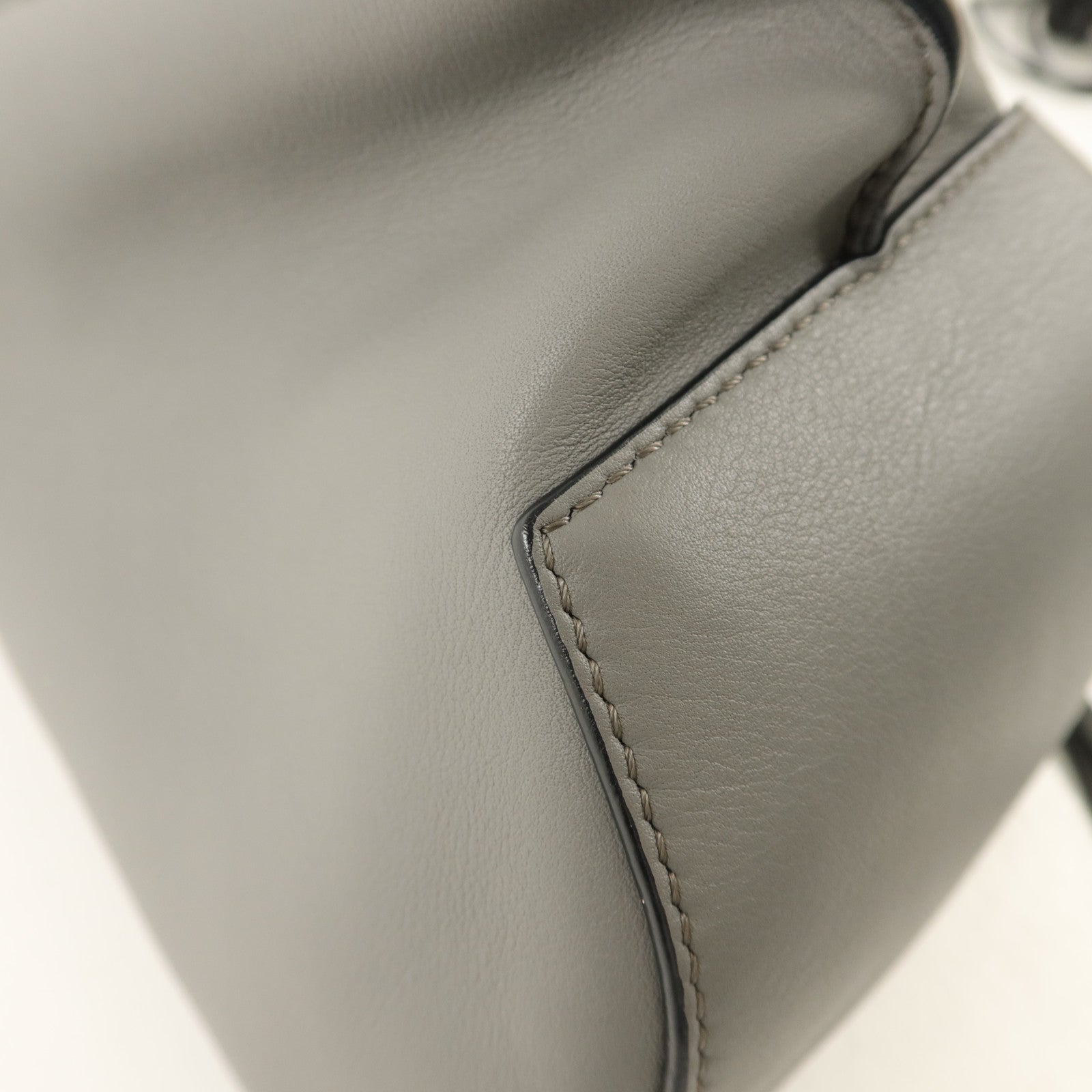 LOEWE 牛皮皮革Anton Sling肩背袋