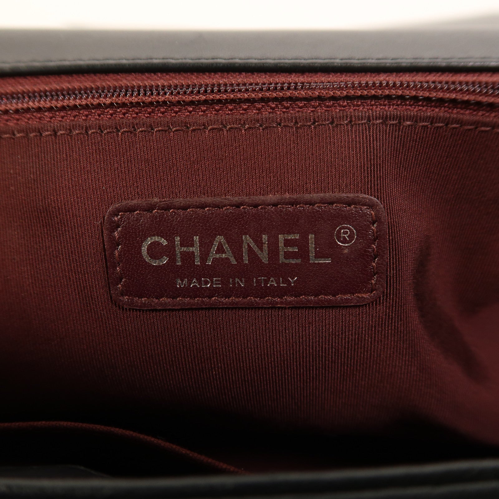 CHANEL 牛皮皮革Boy 28銀扣鏈帶肩背袋