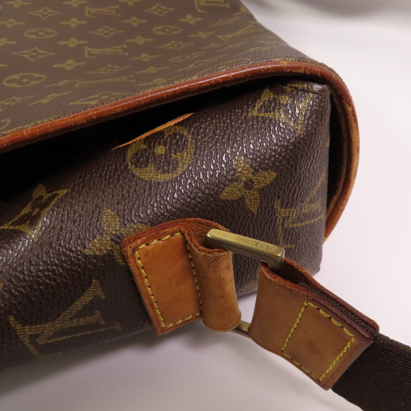 LOUIS VUITTON 【激減優惠】Monogram Abbeses金扣肩背袋