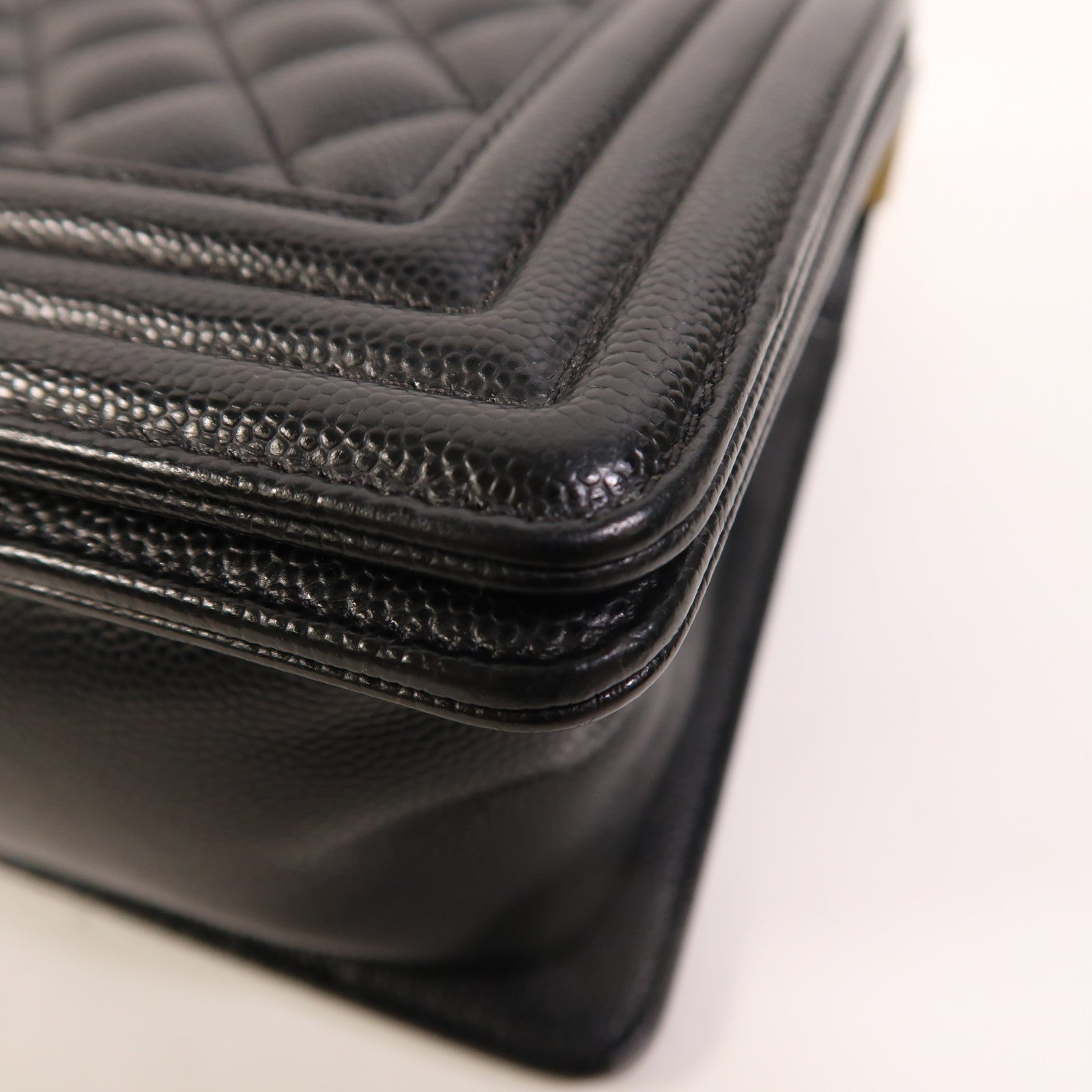 CHANEL 牛皮皮革Boy 25金扣鏈帶肩背袋