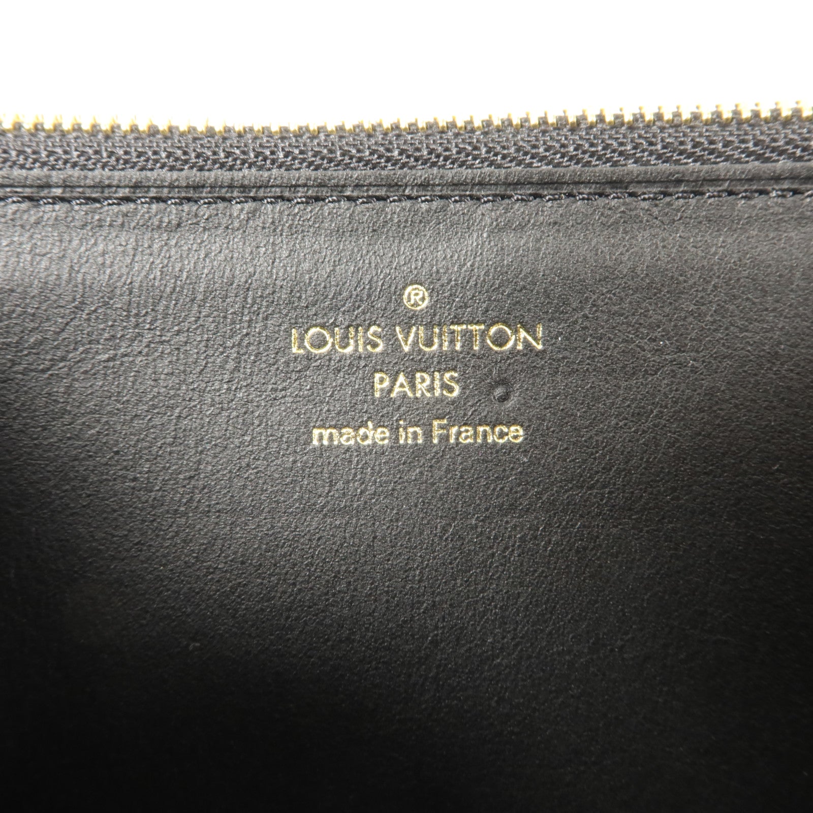 LOUIS VUITTON Taurillon Studded Soi Capucines Wallet長錢包