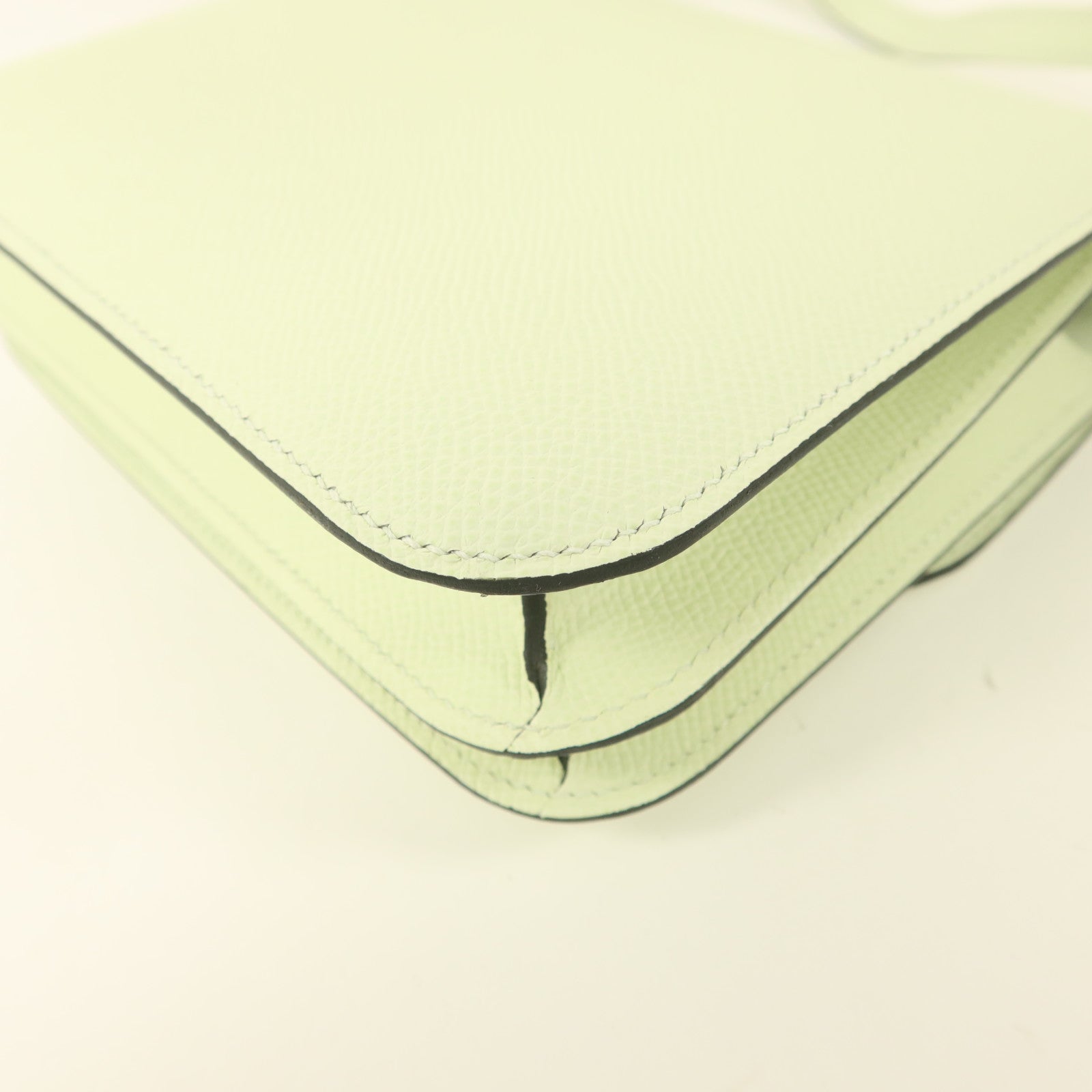 HERMES Epsom皮革Constance Mini II銀扣肩背袋Vert Fizz