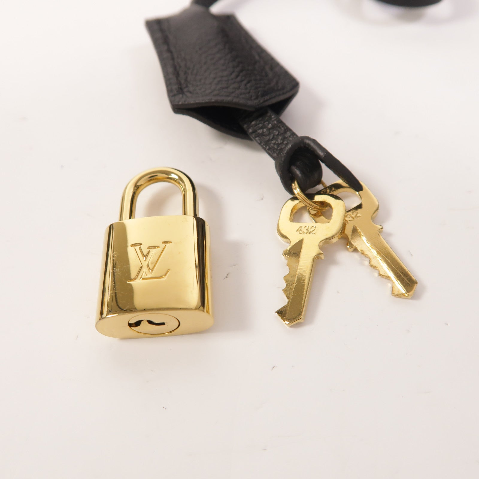 LOUIS VUITTON Monogram Empreinte Montaigne MM手挽肩背兩用袋