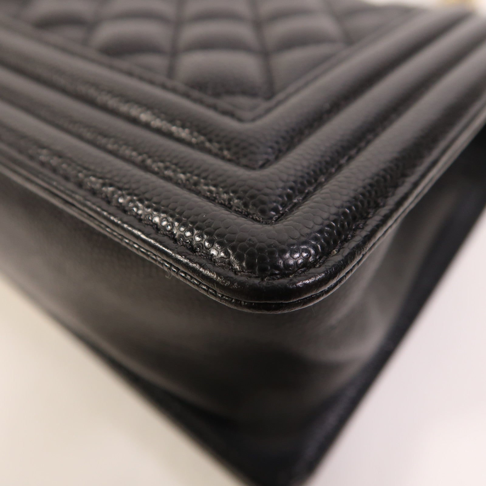 CHANEL 牛皮皮革Boy 25金扣鏈帶肩背袋