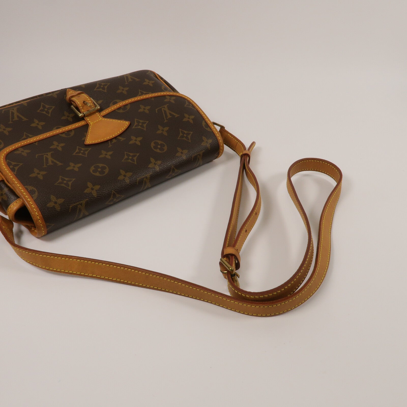 LOUIS VUITTON Monogram Sologne肩背袋