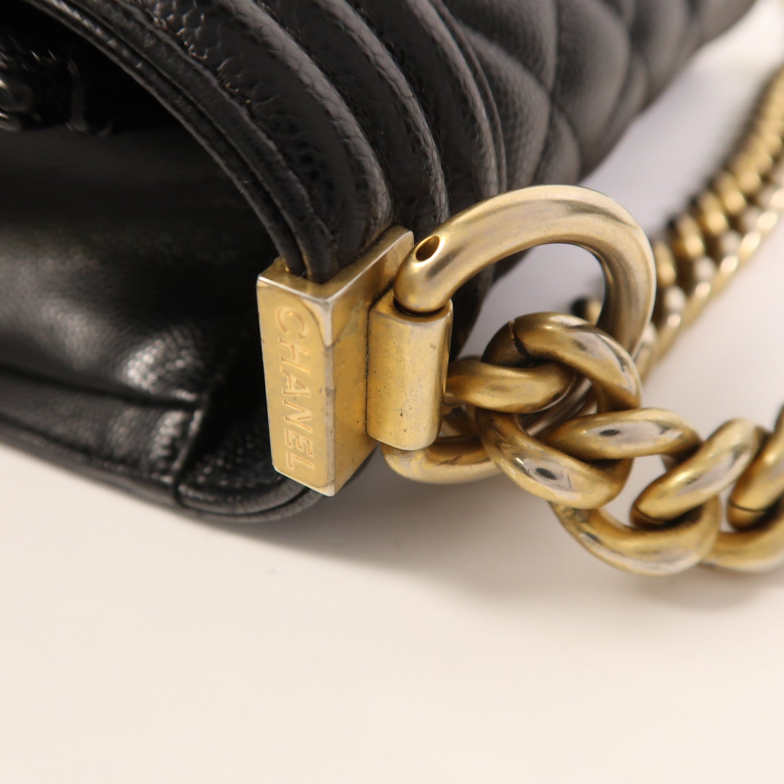 CHANEL 牛皮皮革Boy 25金扣鏈帶肩背袋