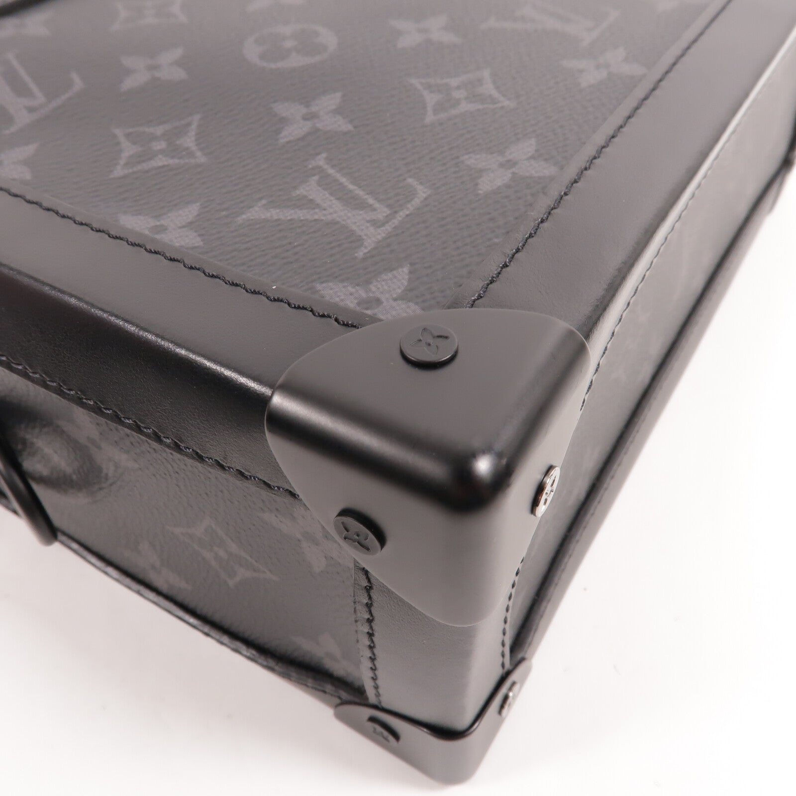 LOUIS VUITTON Monogram Eclipse Soft Trunk肩背袋