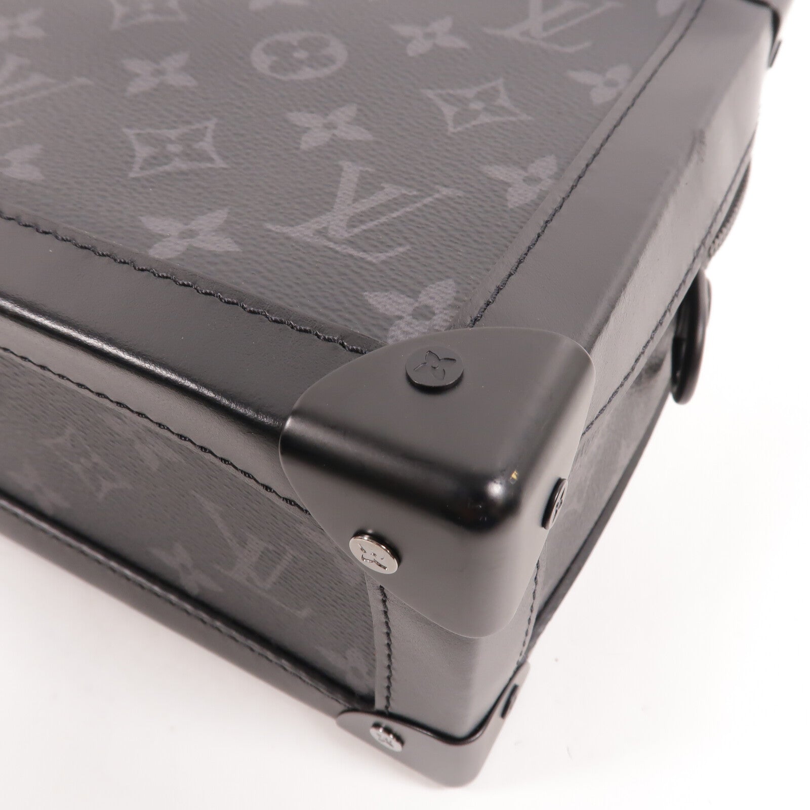 LOUIS VUITTON Monogram Eclipse Soft Trunk肩背袋