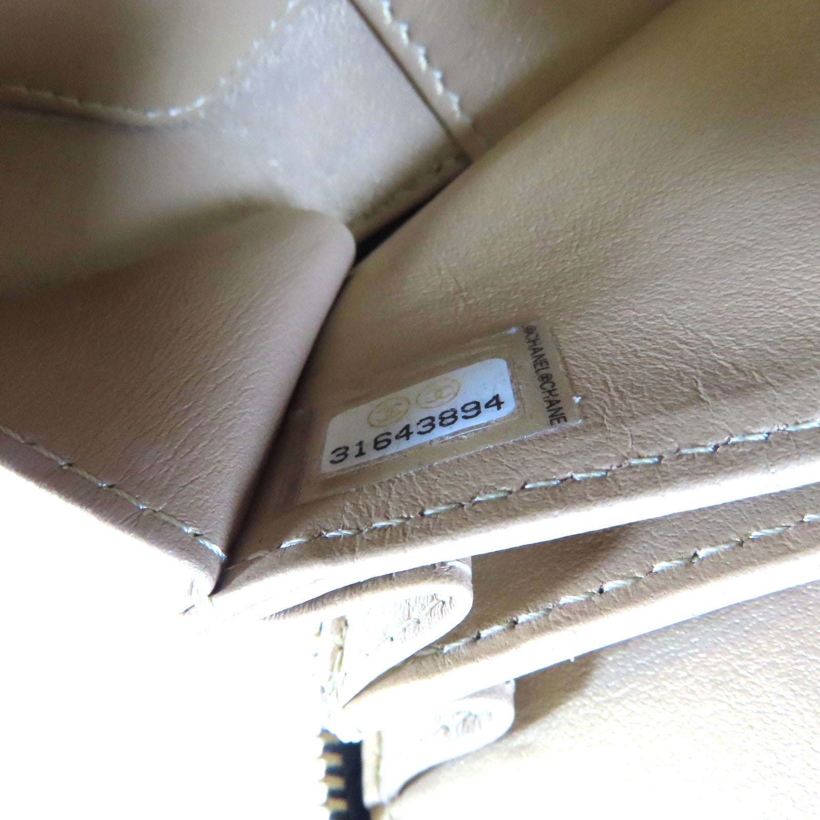 CHANEL 菱格羊皮皮革Clutch With Chain銀扣鏈帶肩背袋黑色/金色