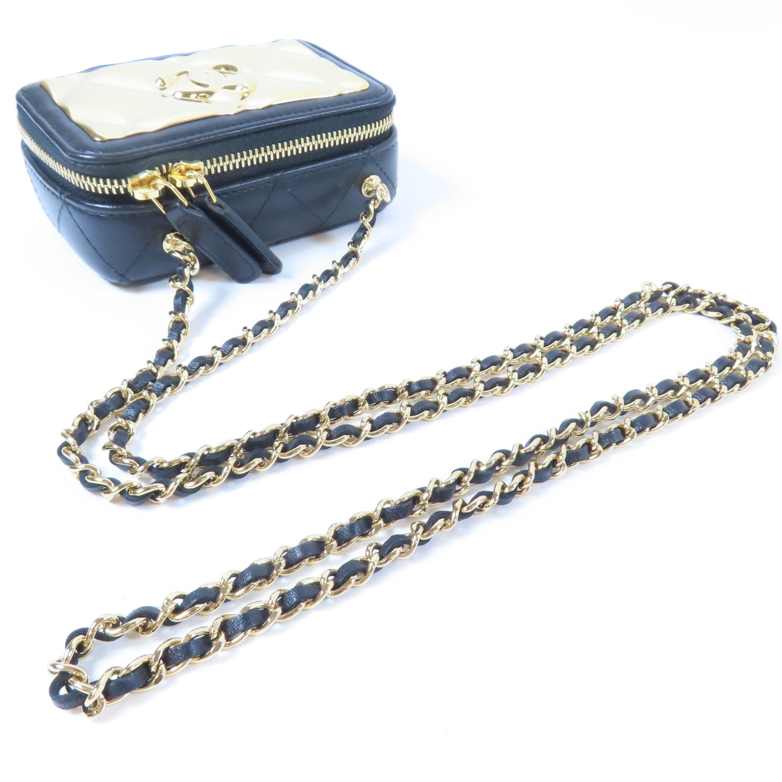 CHANEL 菱格羊皮皮革Clutch With Chain銀扣鏈帶肩背袋黑色/金色
