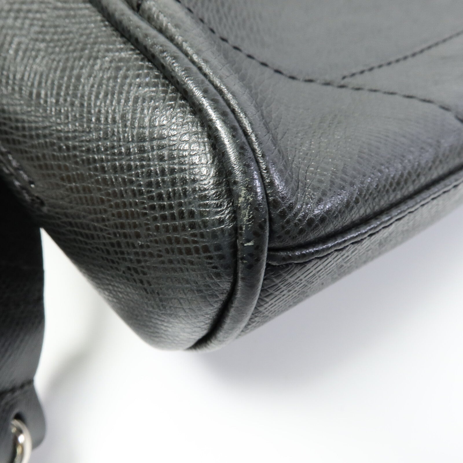 LOUIS VUITTON Taiga Taiga Luka肩背袋