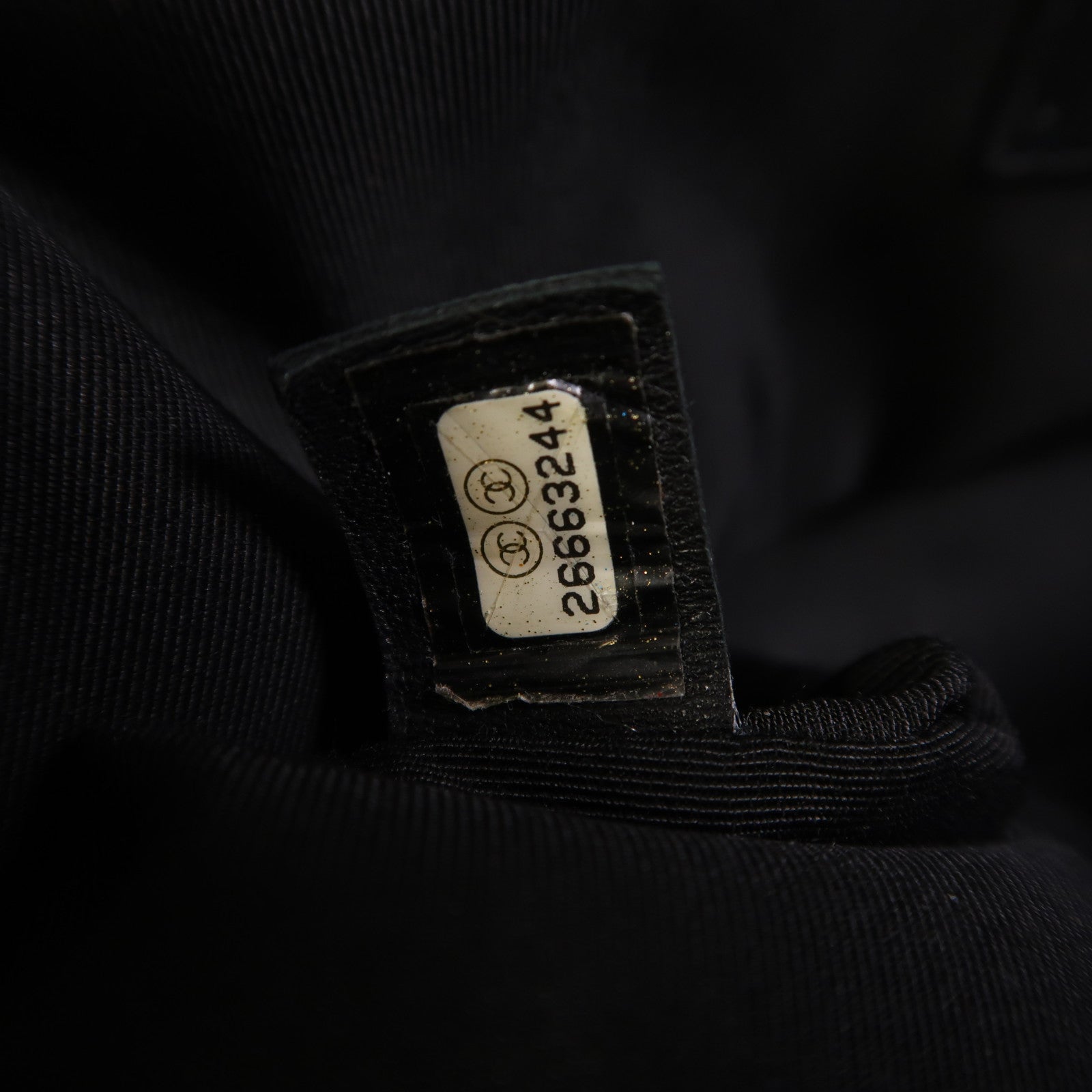 CHANEL 牛皮皮革Boy 25金扣鏈帶肩背袋