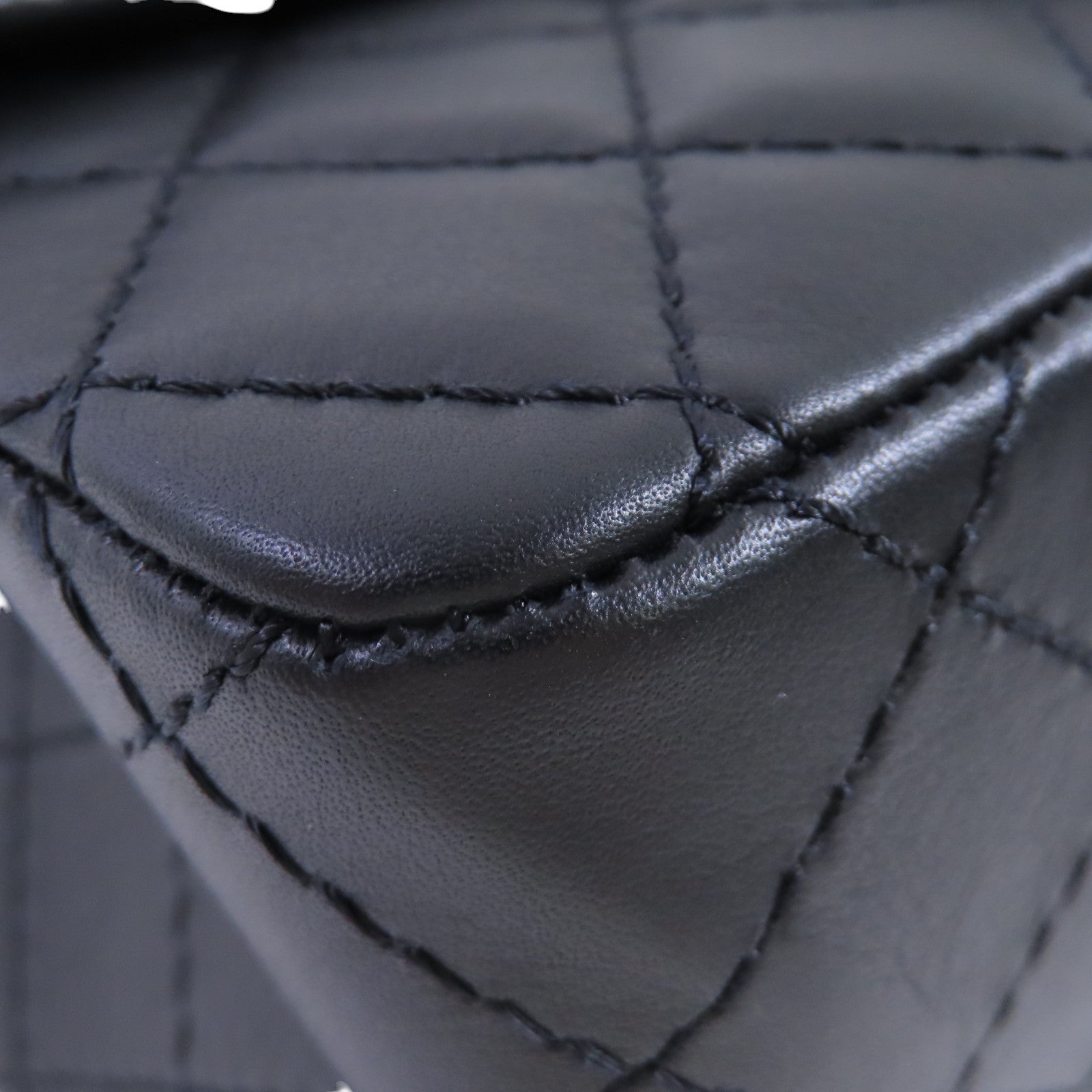 CHANEL 牛皮皮革2.55 Mini Classis Chain Shoulder Bag金扣鏈帶肩背袋