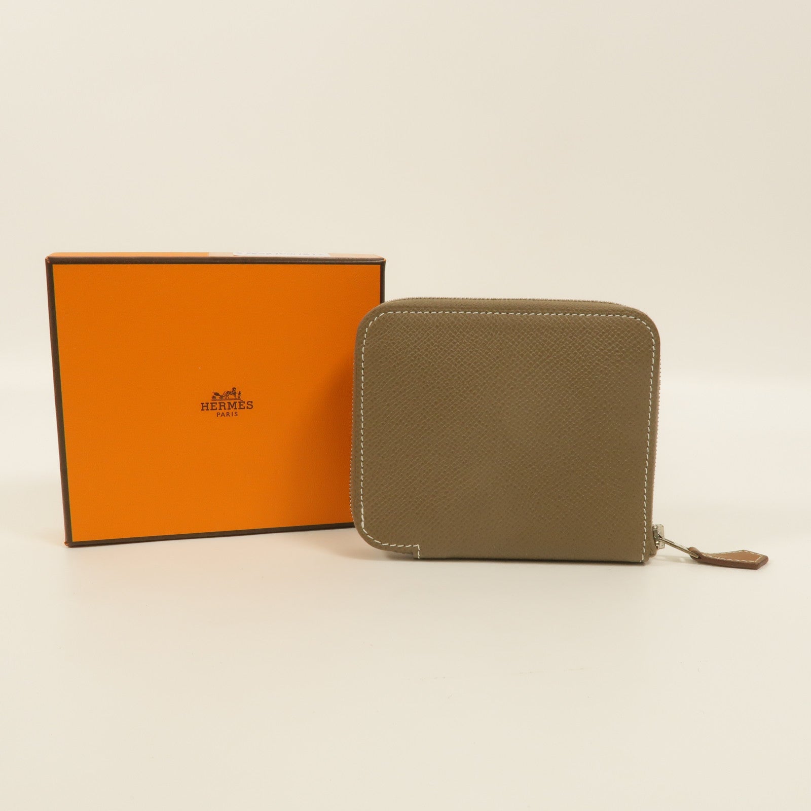 HERMES Epsom皮革Silk In Compact Wallet錢包Etoupe