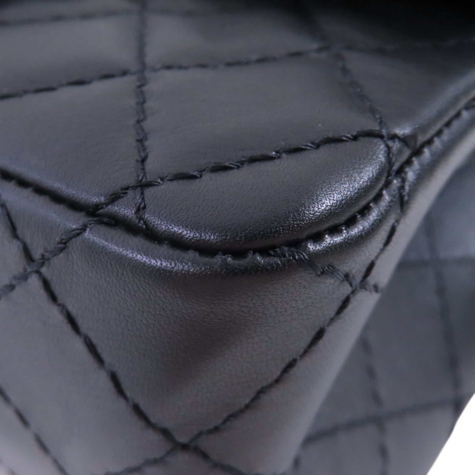 CHANEL 牛皮皮革2.55 Mini Classis Chain Shoulder Bag金扣鏈帶肩背袋