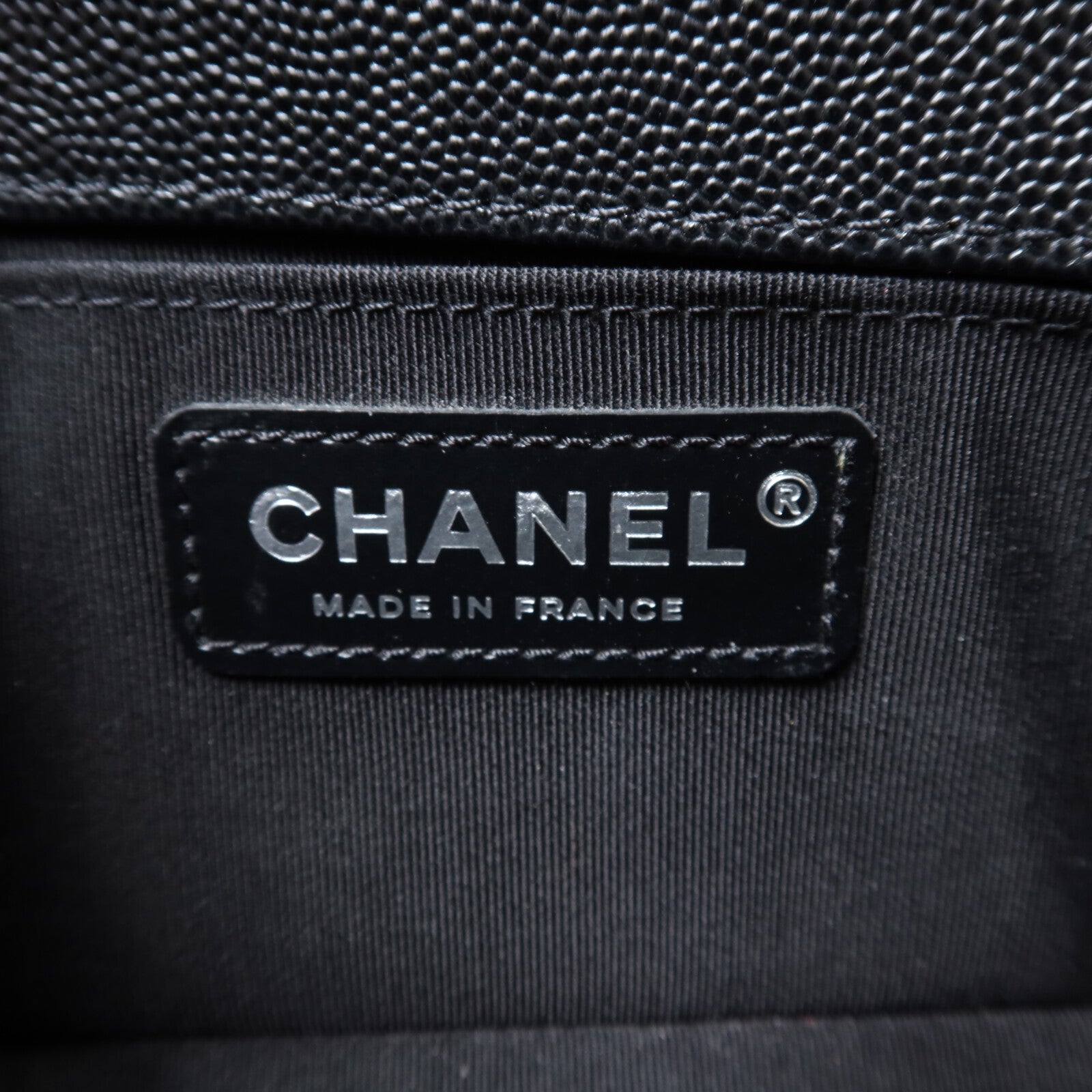 CHANEL 牛皮皮革Boy 20銀扣鏈帶肩背袋
