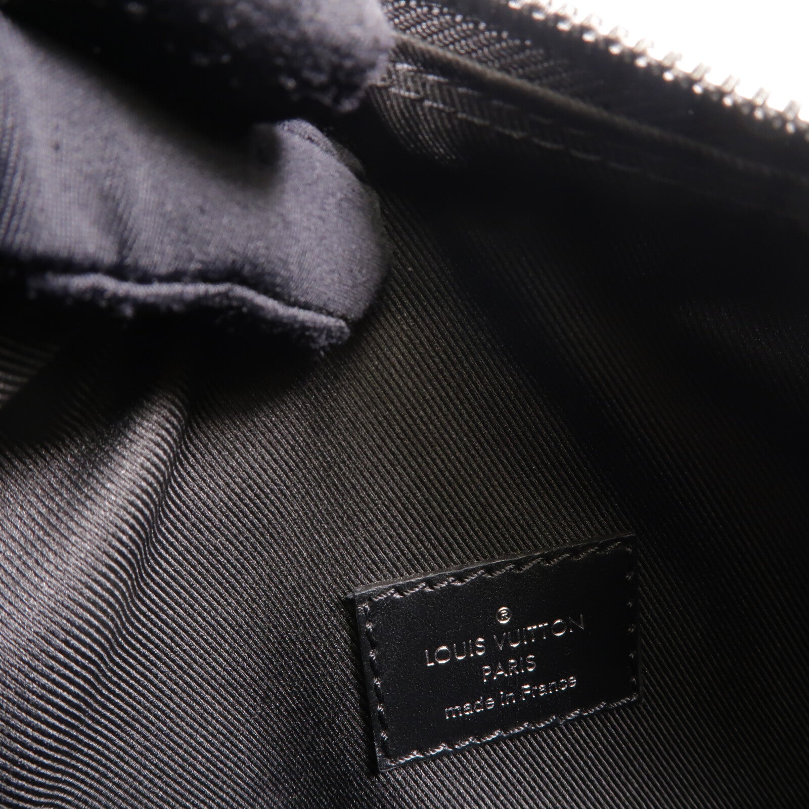 LOUIS VUITTON Monogram Eclipse Soft Trunk肩背袋