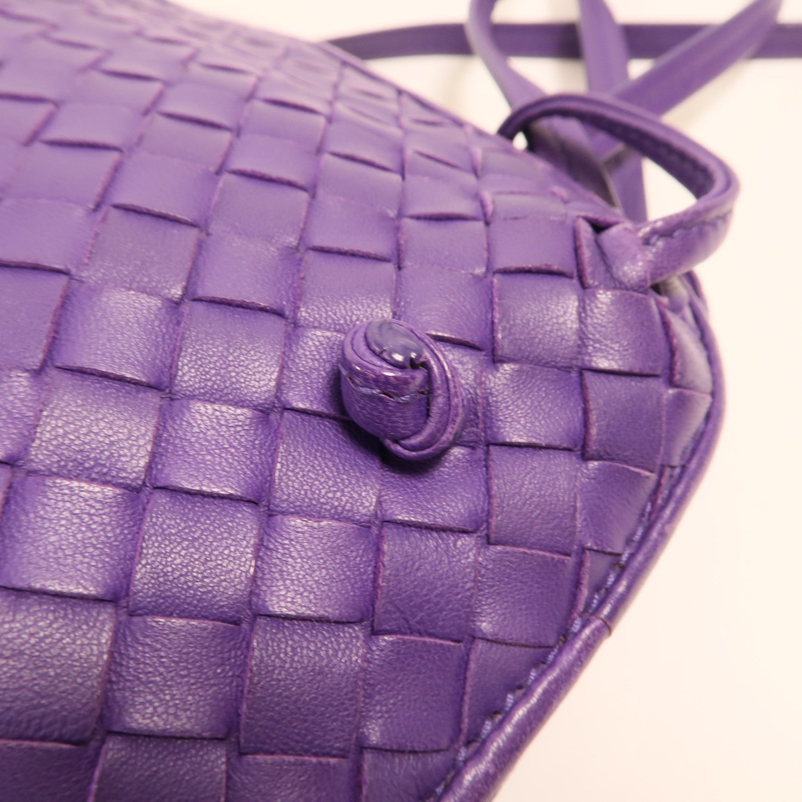 BOTTEGA VENETA 羊皮皮革Crossbody肩背袋
