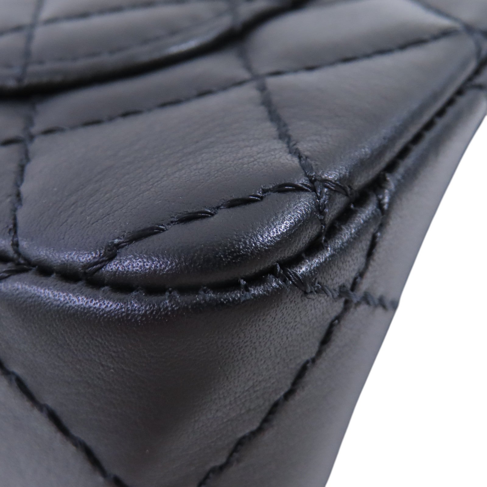 CHANEL 牛皮皮革2.55 Mini Classis Chain Shoulder Bag金扣鏈帶肩背袋