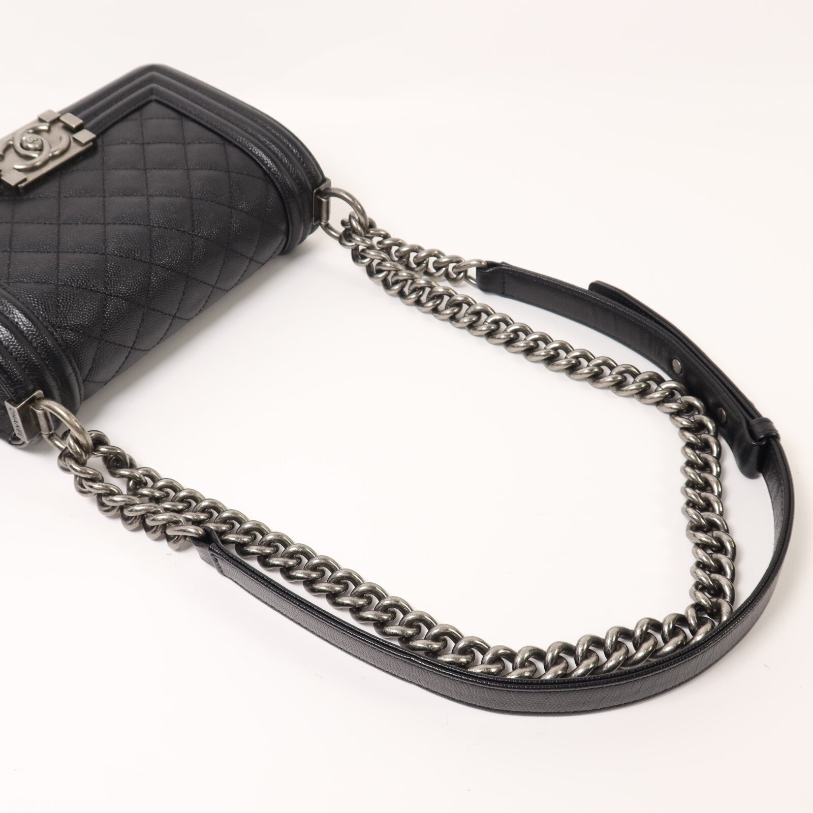 CHANEL 牛皮皮革Boy 20銀扣鏈帶肩背袋