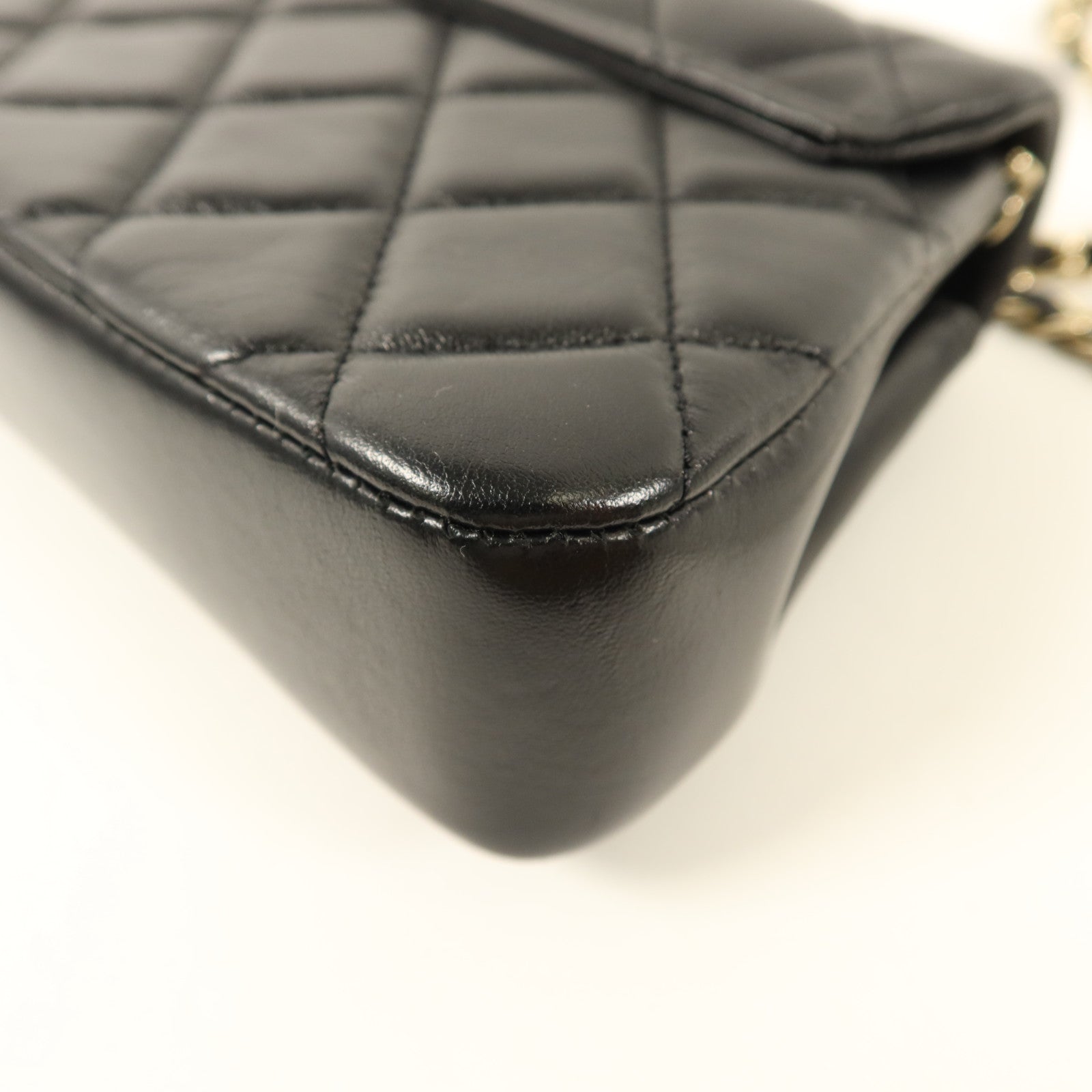 CHANEL 羊皮皮革Mini Flap Bag金扣鏈帶肩背袋