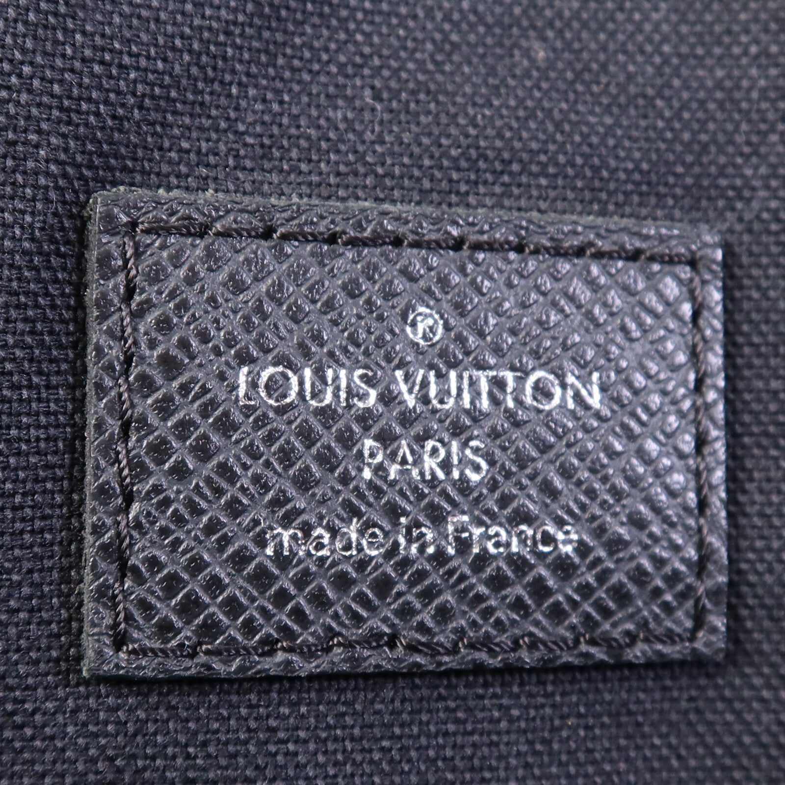 LOUIS VUITTON Taiga皮革Andrei銀扣肩背袋
