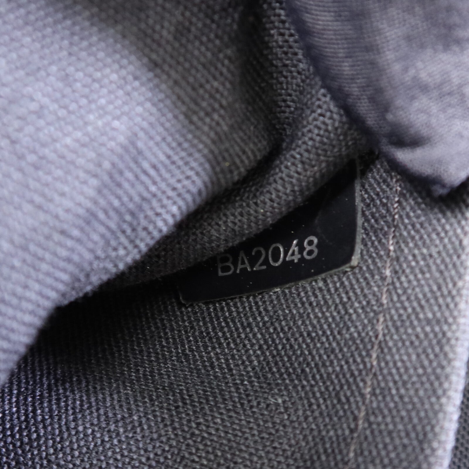 LOUIS VUITTON Taiga皮革Andrei銀扣肩背袋