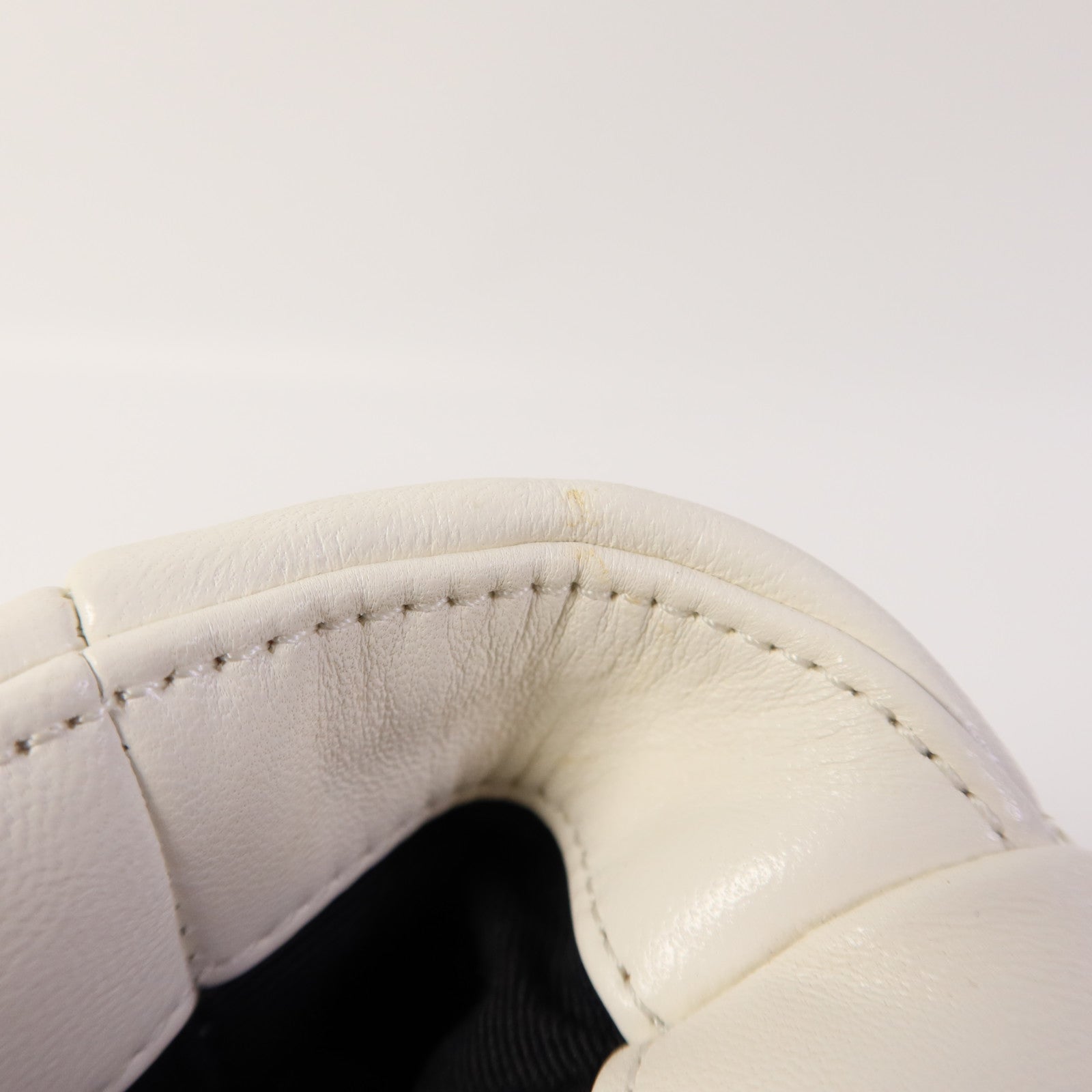 CHANEL 牛皮皮革Chanel 19手挽肩背兩用袋