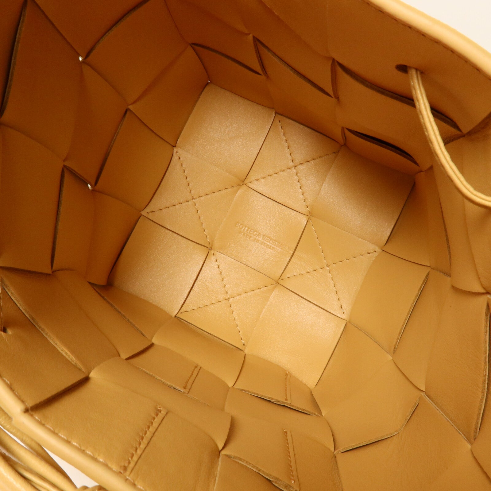 BOTTEGA VENETA 羊皮皮革Cassette Bucket肩背袋