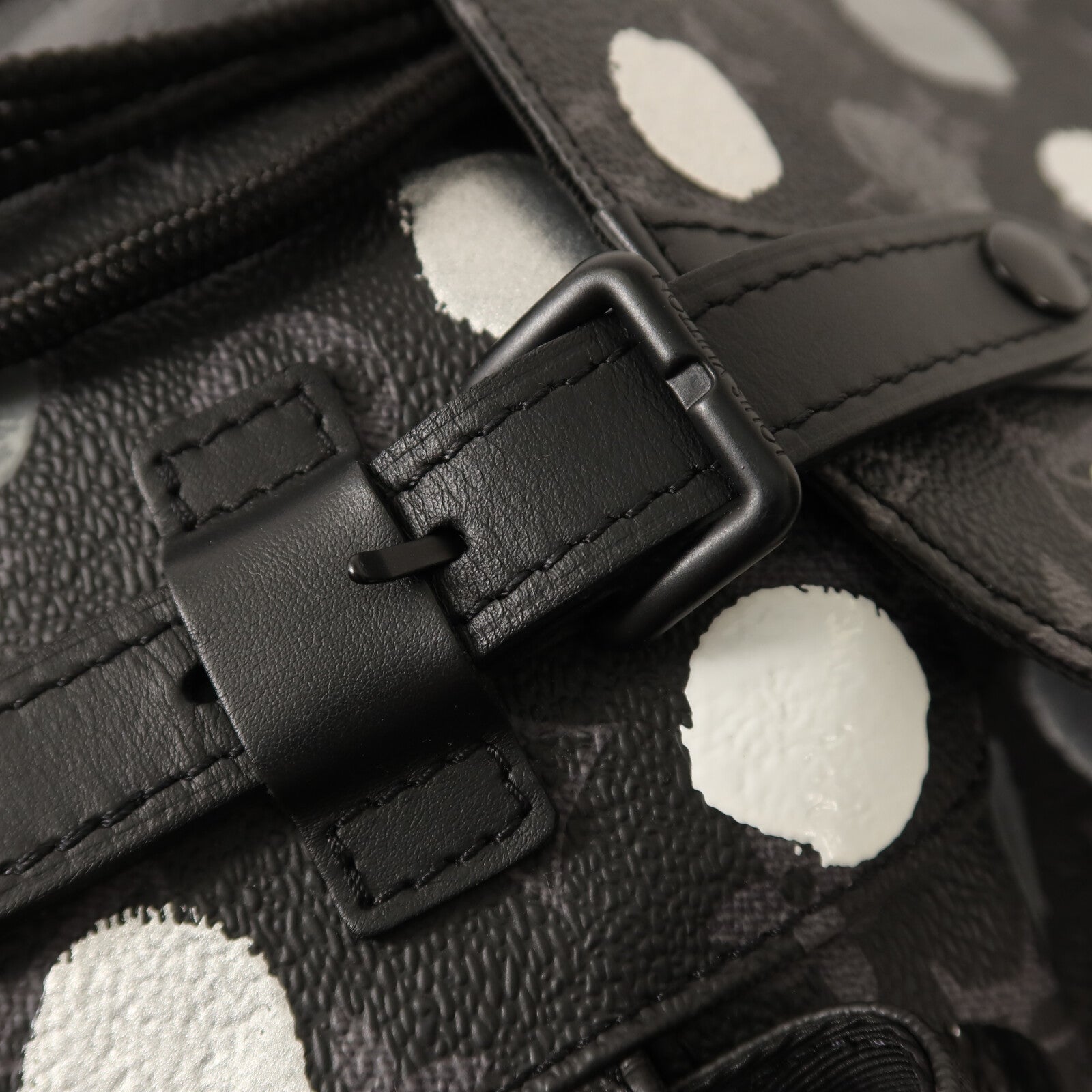 LOUIS VUITTON Monogram Eclipse LV X YK Christopher MM背包