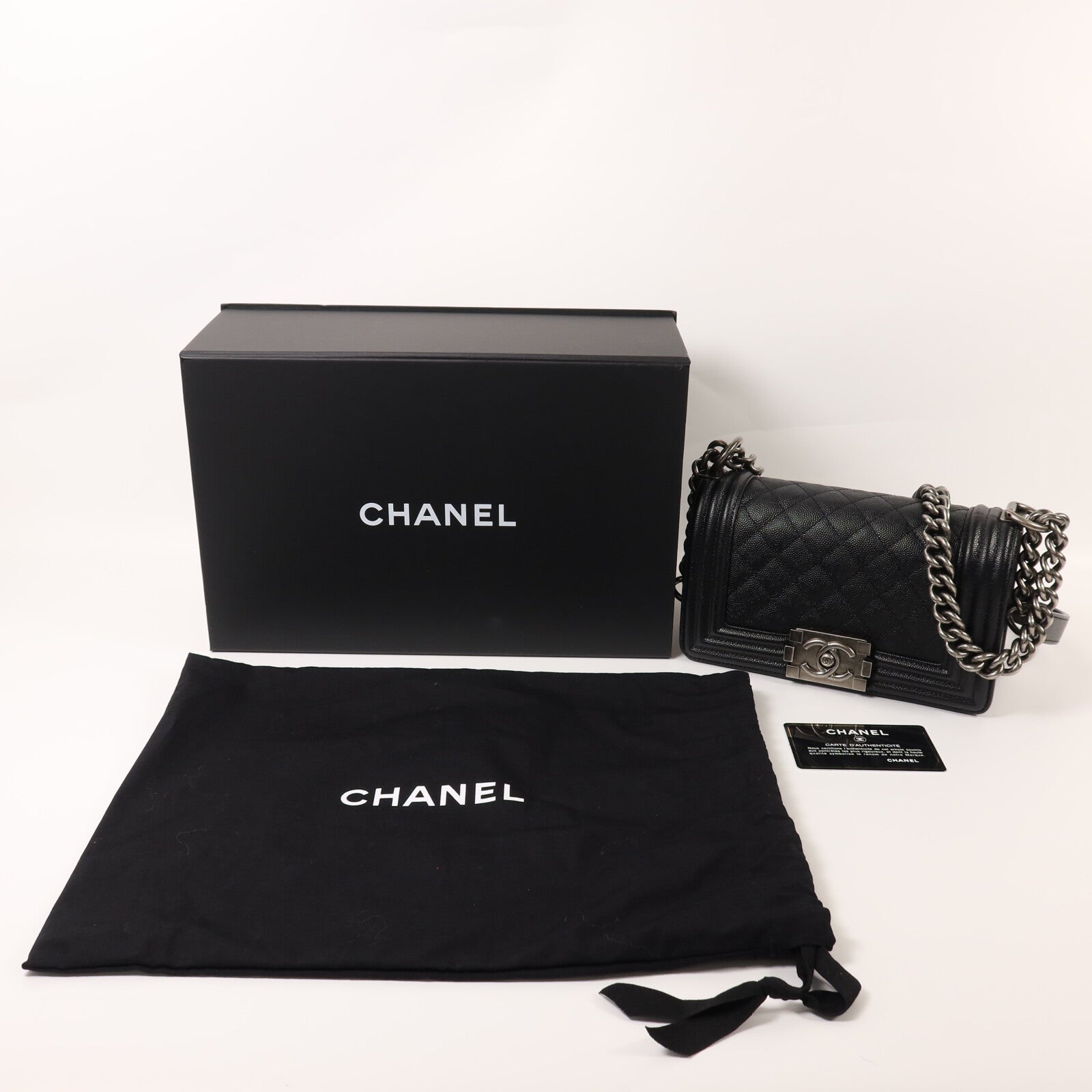 CHANEL 牛皮皮革Boy 20銀扣鏈帶肩背袋