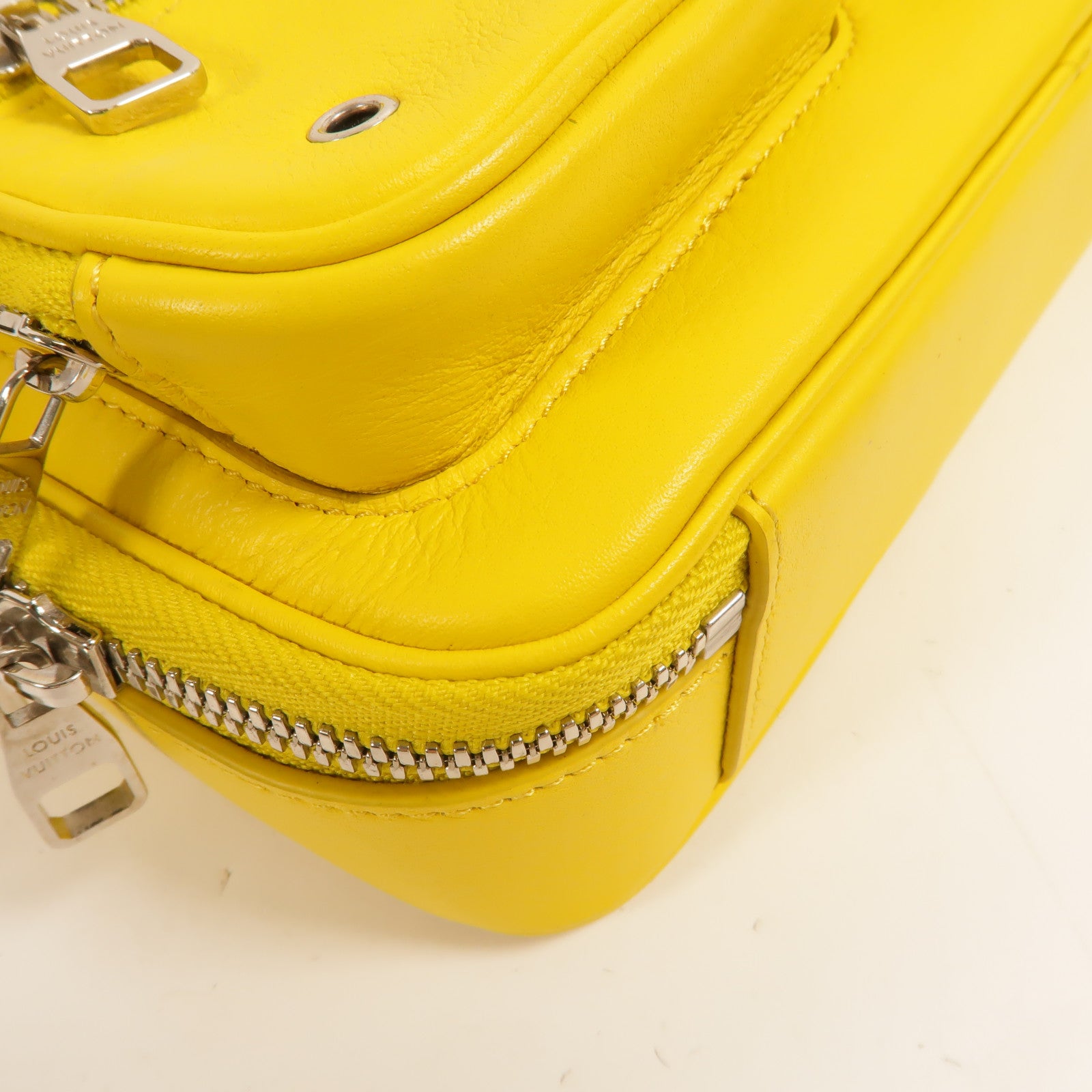 LOUIS VUITTON 牛皮皮革Utility肩背袋