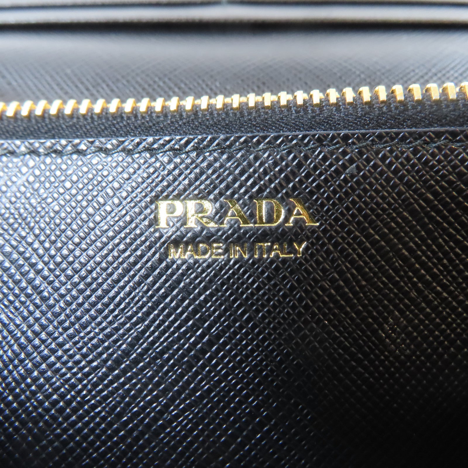 PRADA Saffiano皮革Long Wallet金扣長錢包黑色