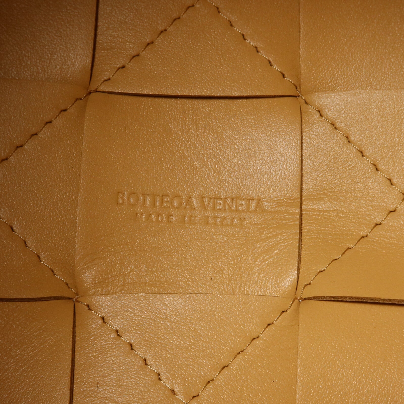 BOTTEGA VENETA 羊皮皮革Cassette Bucket肩背袋