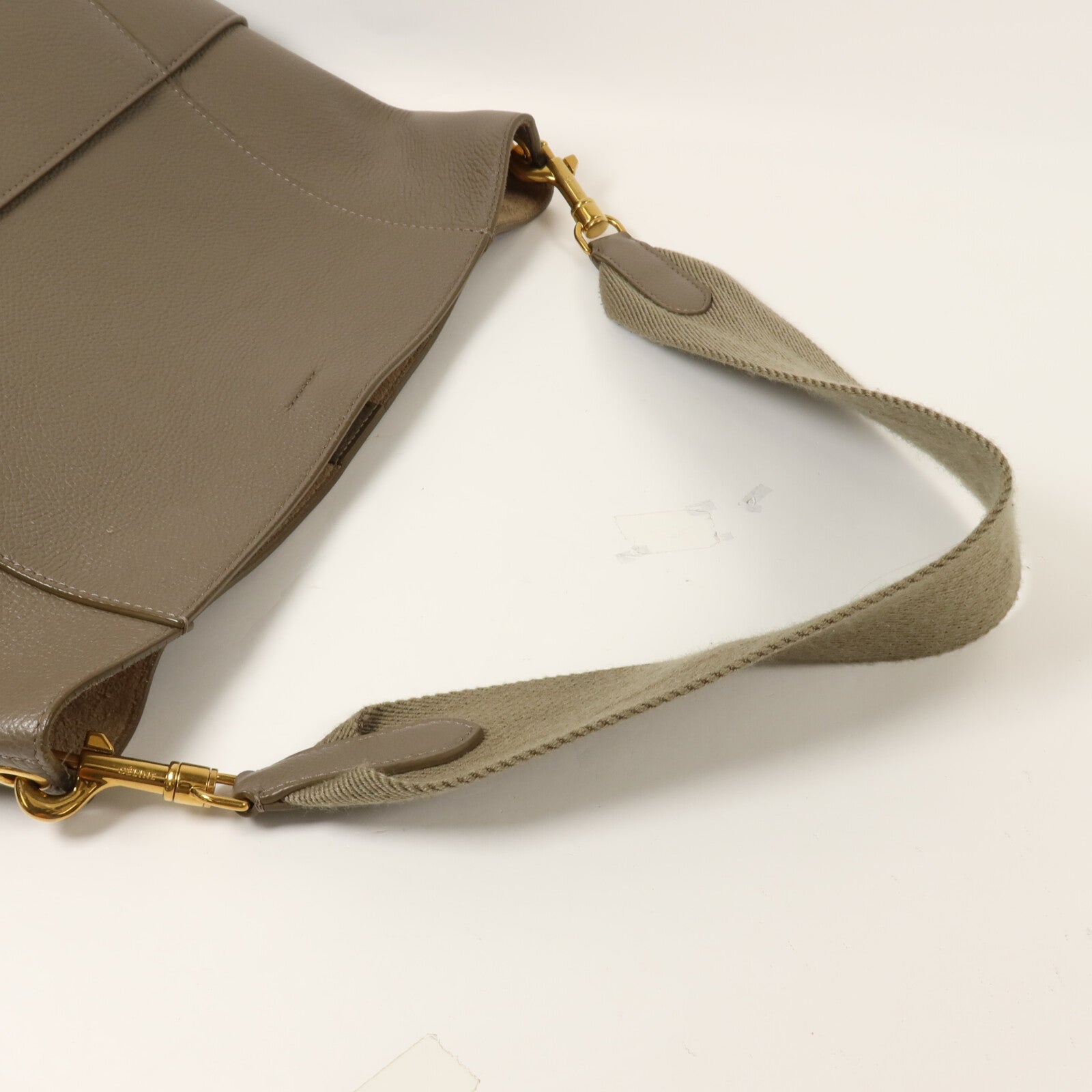 CELINE 牛皮皮革Sangle Bucket Large肩背袋