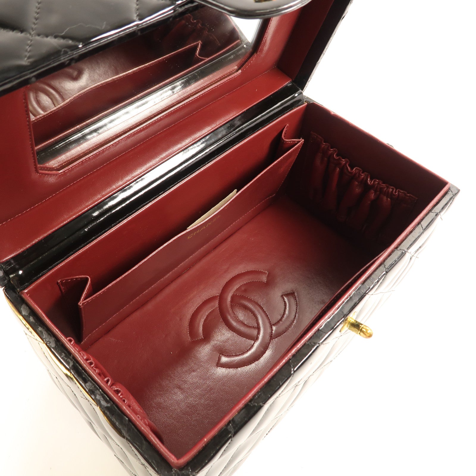 CHANEL 漆皮皮革Makeup Box金扣手挽袋