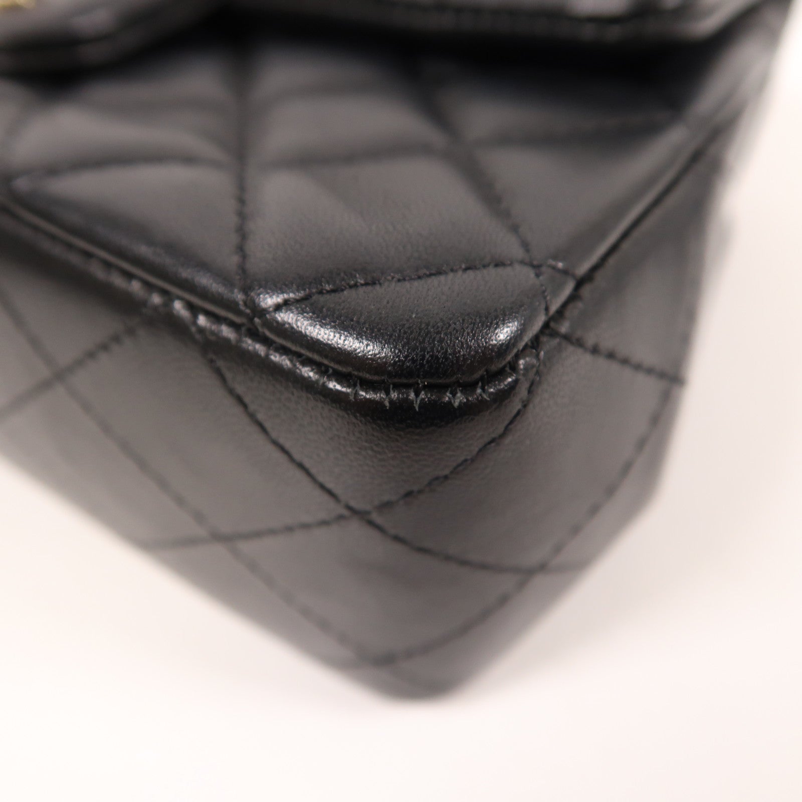 CHANEL 牛皮皮革Mini Coco Charms Flap Bag金扣鏈帶手挽肩背兩用袋