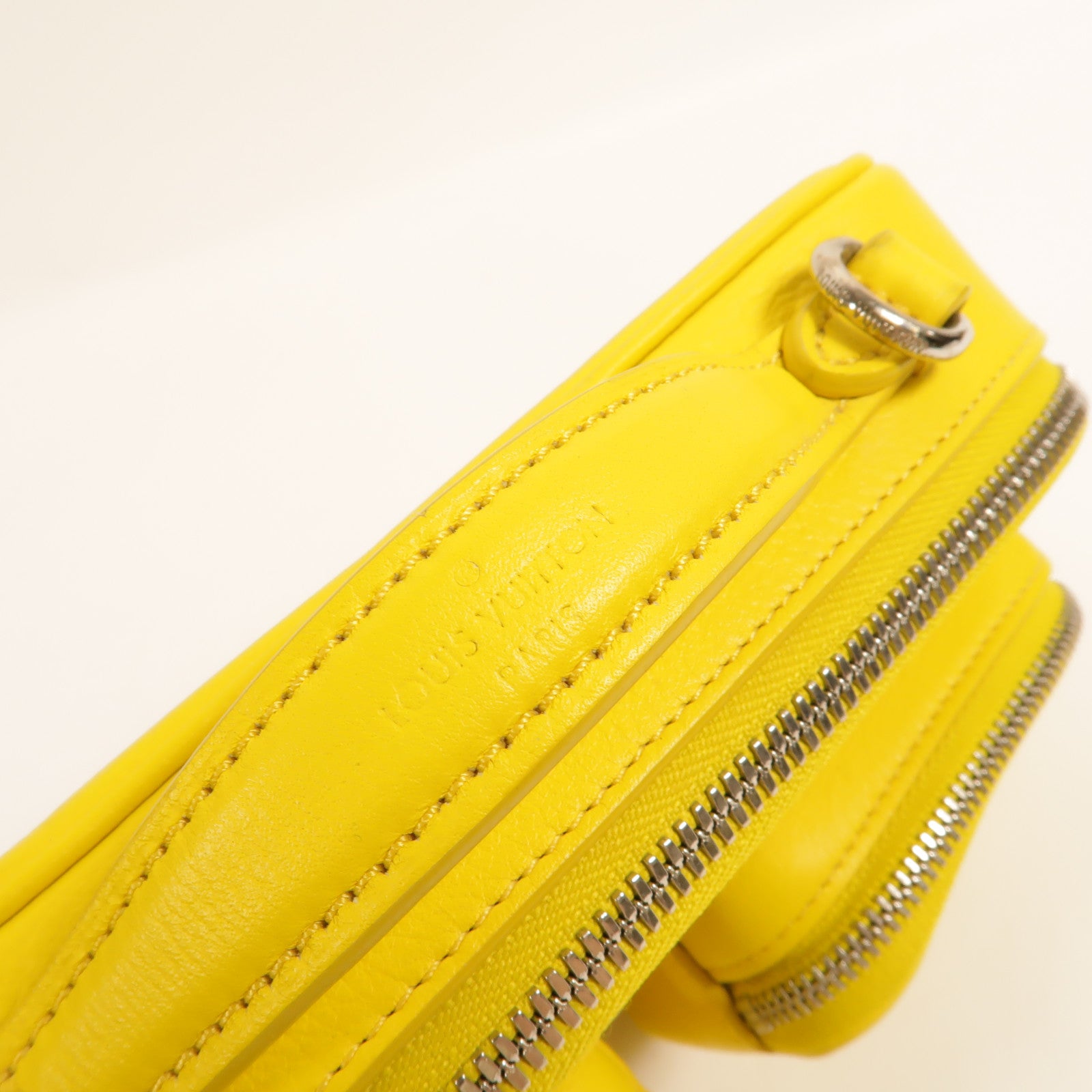 LOUIS VUITTON 牛皮皮革Utility肩背袋